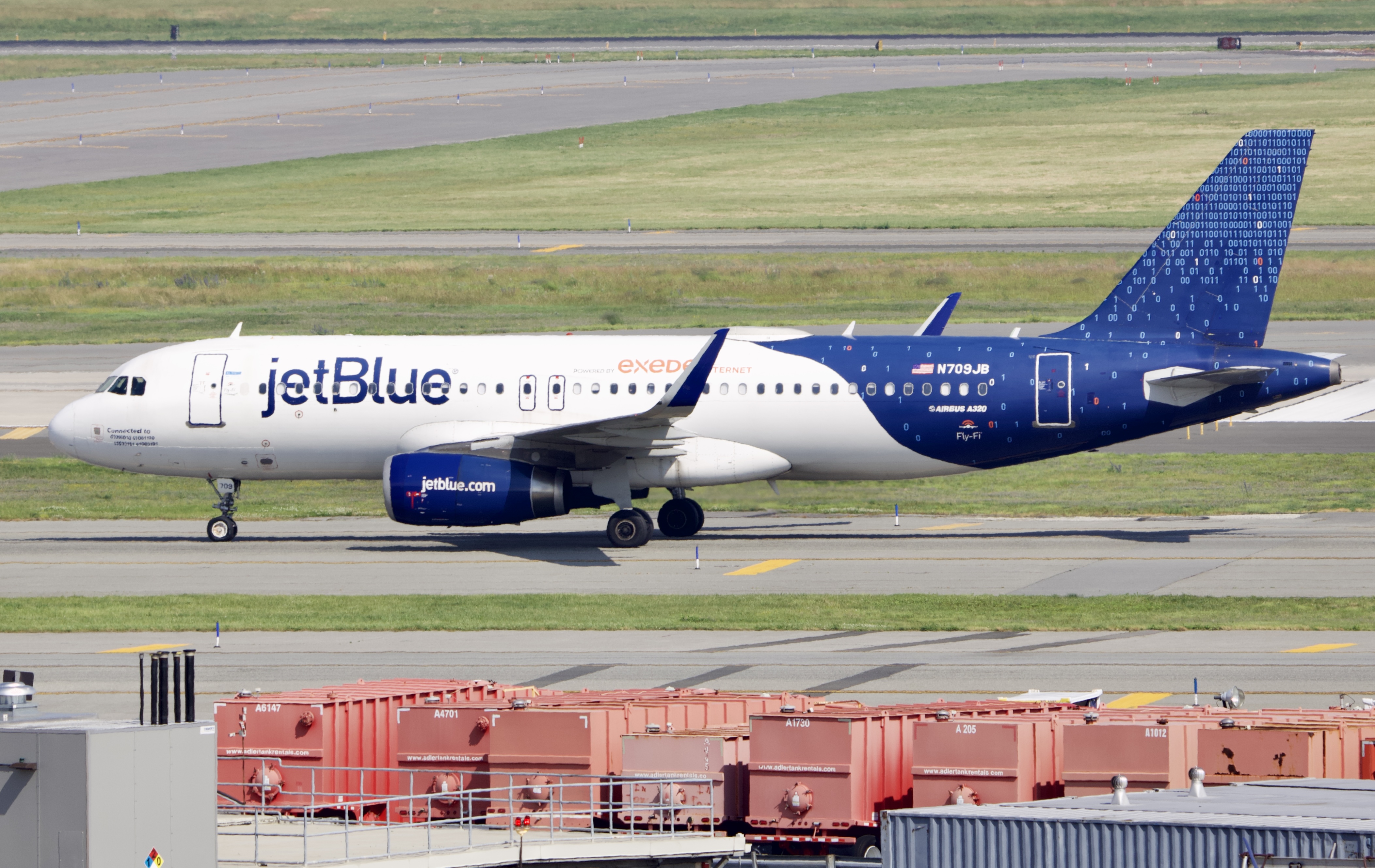Full size: JetBlue Airways Airbus A320 N709JB at John F. Kennedy International Airport