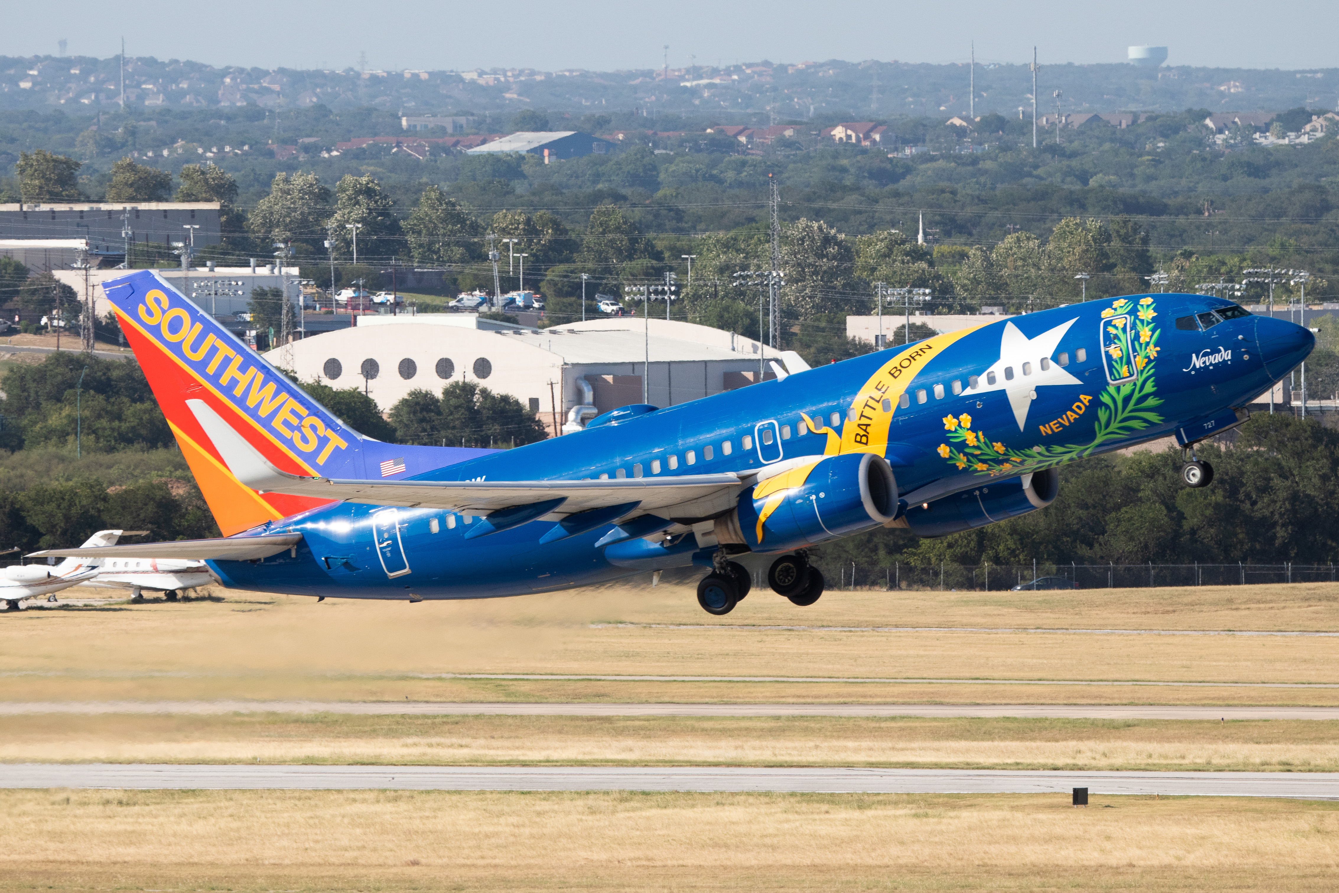 Full size: Southwest Airlines Boeing 737-700 N727SW at San Antonio International Airport