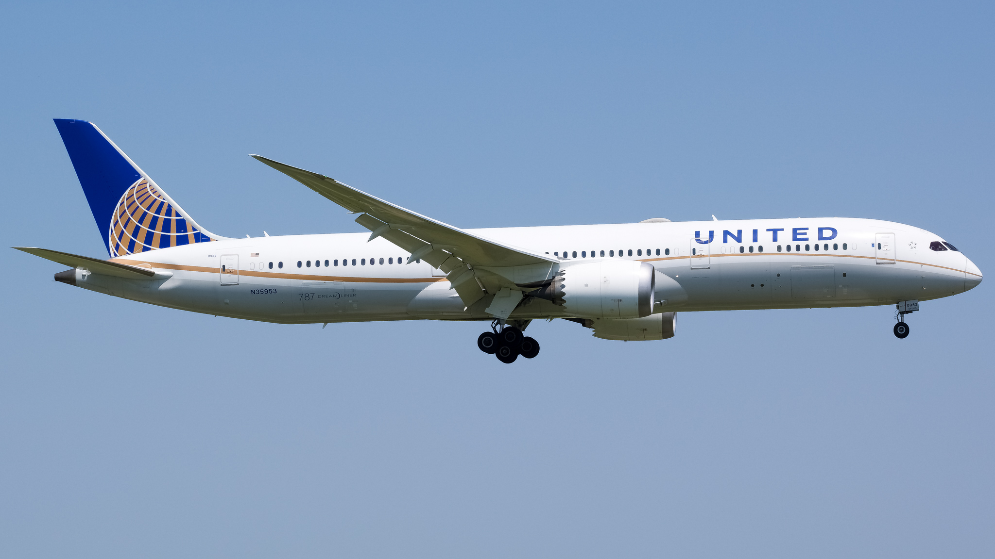 Full size: United Airlines Boeing 787-9 N35953 at Chicago O'Hare International Airport