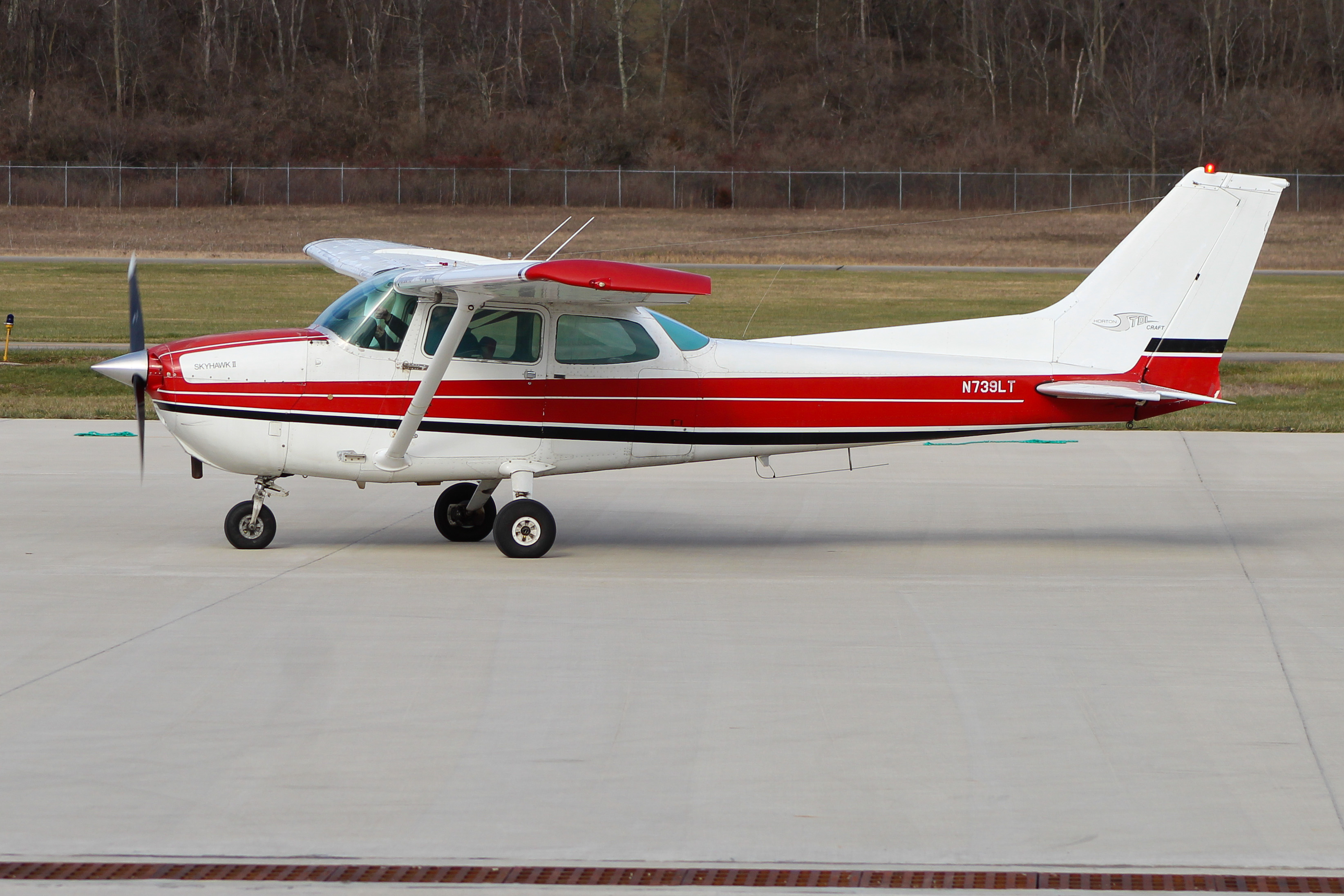 Full size: PRIVATE Cessna 172 N739LT at Butler County Regional Airport/Hogan Field