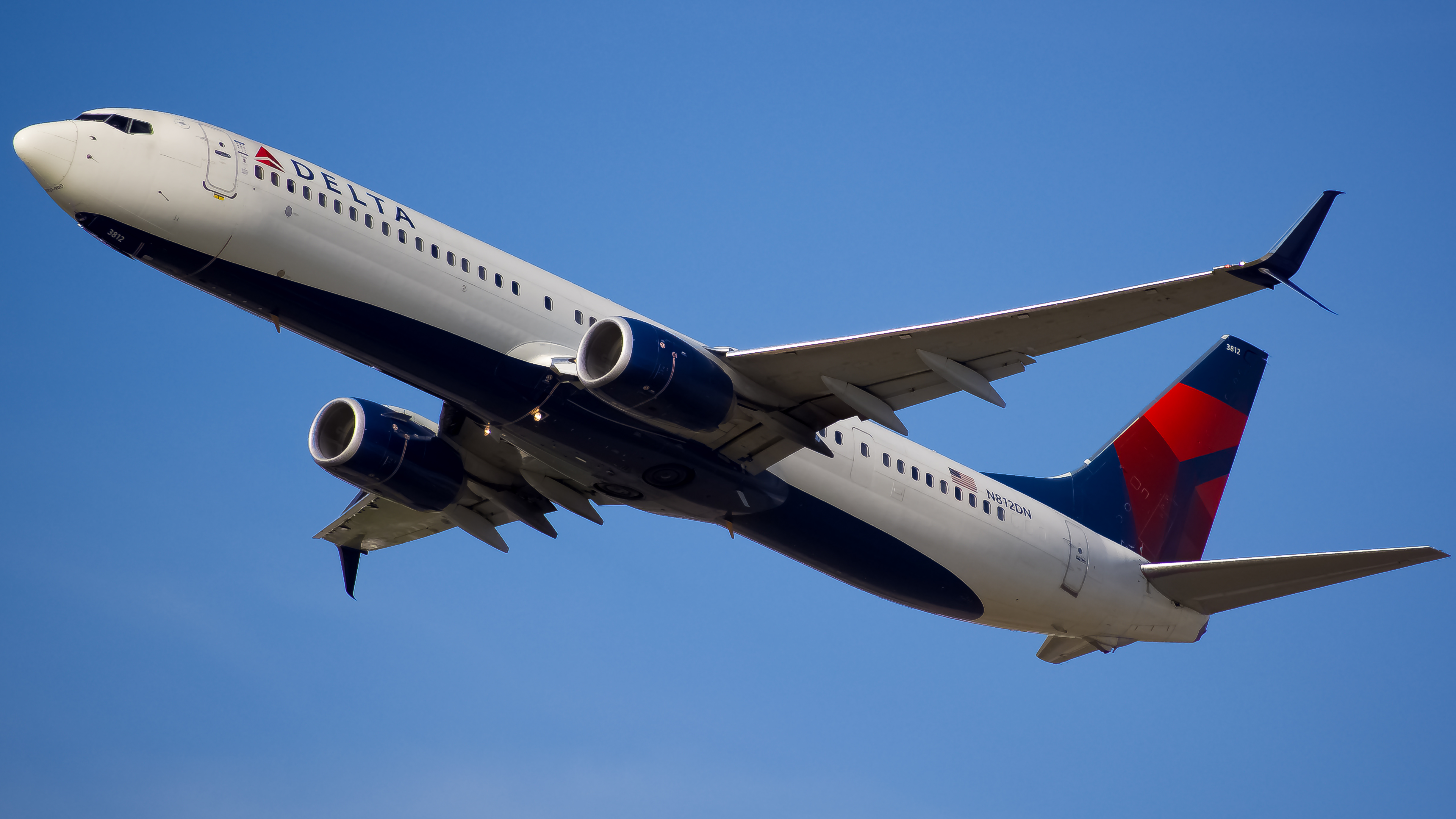 Full size: Delta Airlines Boeing 737-900ER N812DN at Hartsfield-Jackson Atlanta International Airport