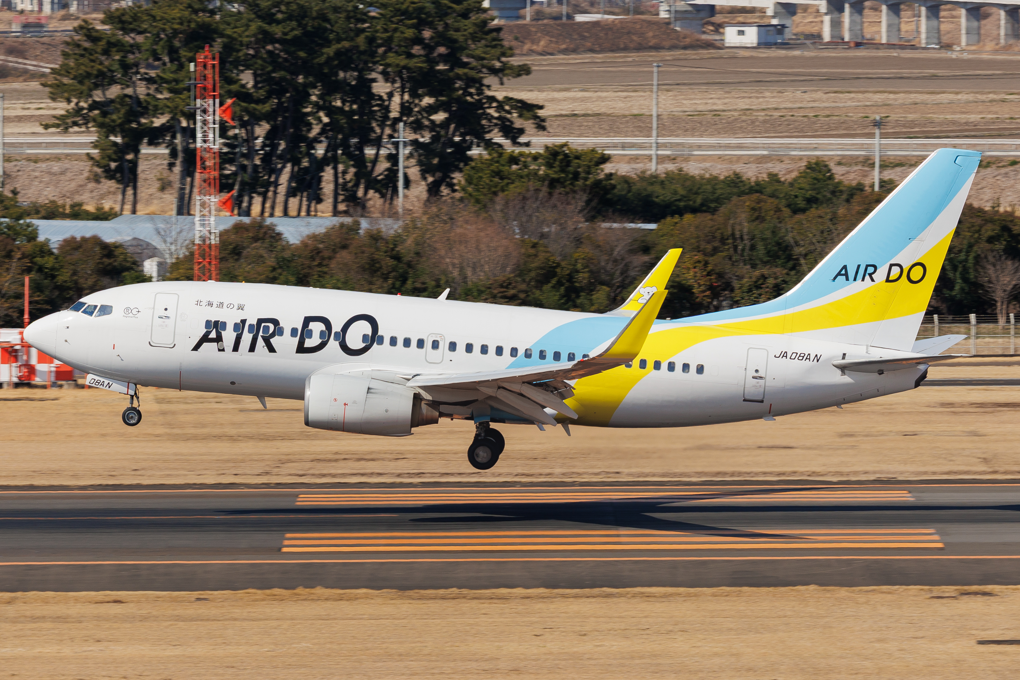Full size: Air Do Boeing 737-700 JA08AN at Sendai Airport