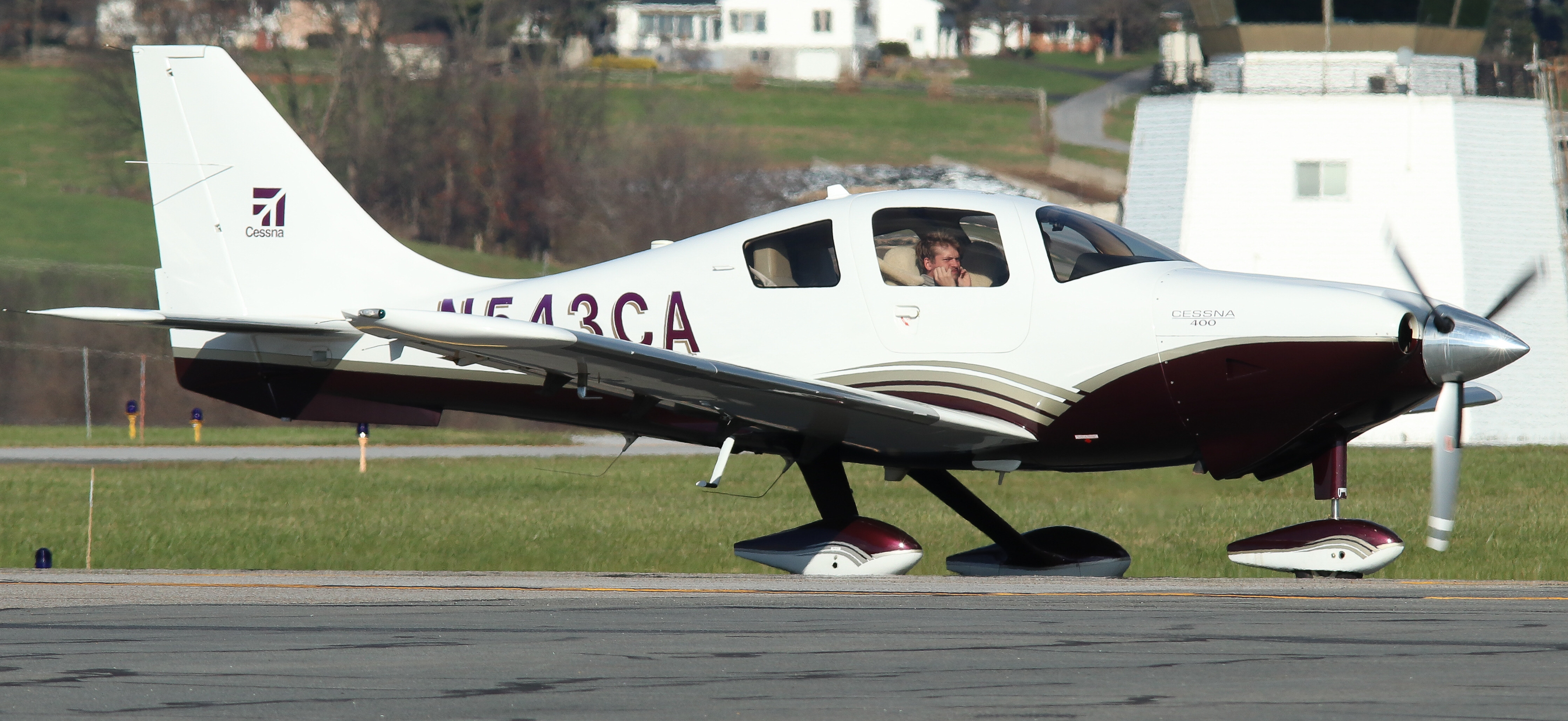 Full size: PRIVATE Cessna 400 N543CA at Lancaster Airport