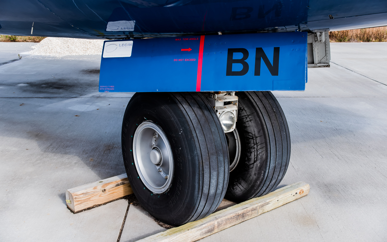 Full size: Omega Air Refueling Boeing 707 N707BN at Brunswick Golden Isles Airport