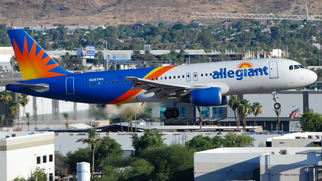 Full size: Allegiant Air Airbus A320 N287NV at Phoenix Sky Harbor International Airport
