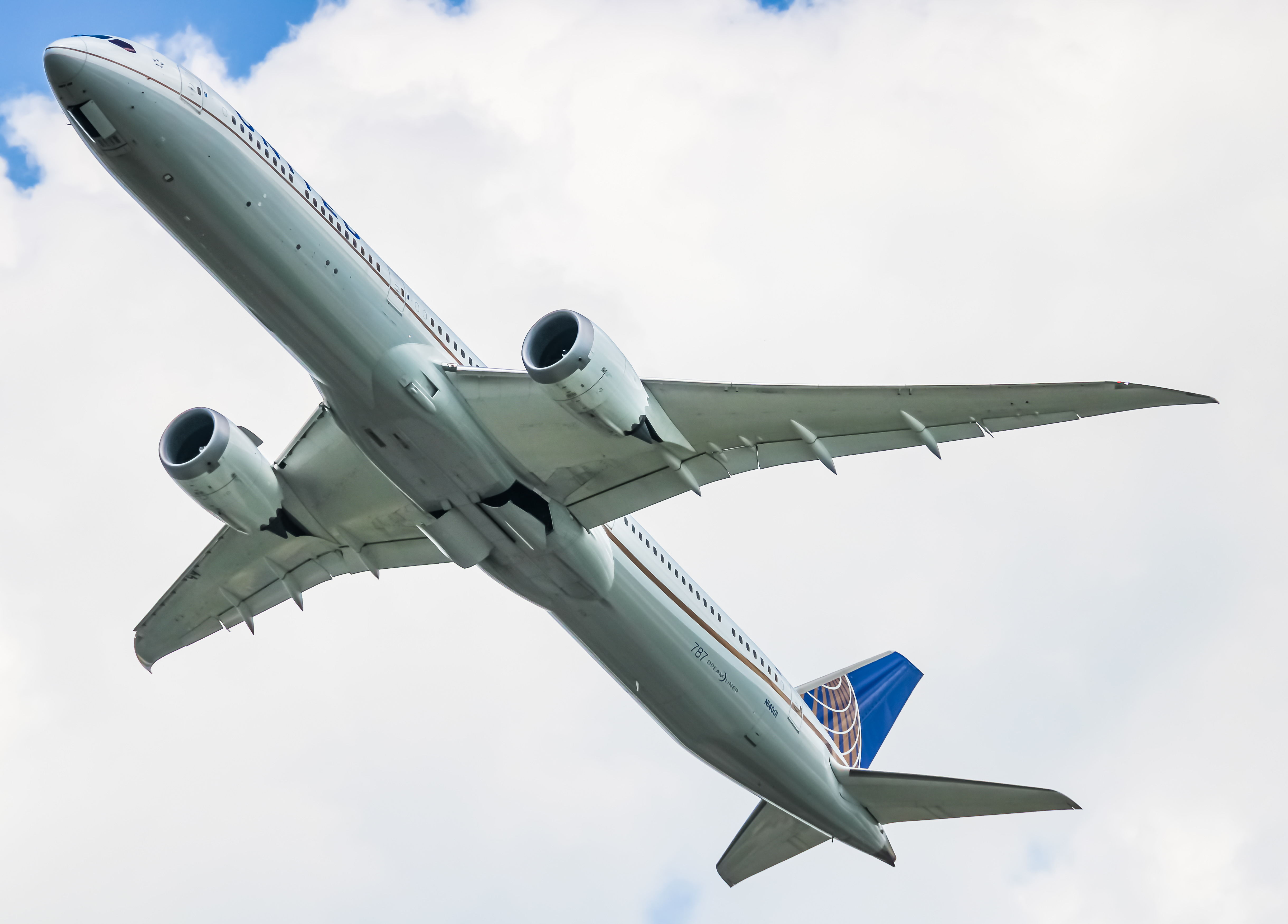 Full size: United Airlines Boeing 787-10 N14001 at Baltimore/Washington International Thurgood Marshall Airport
