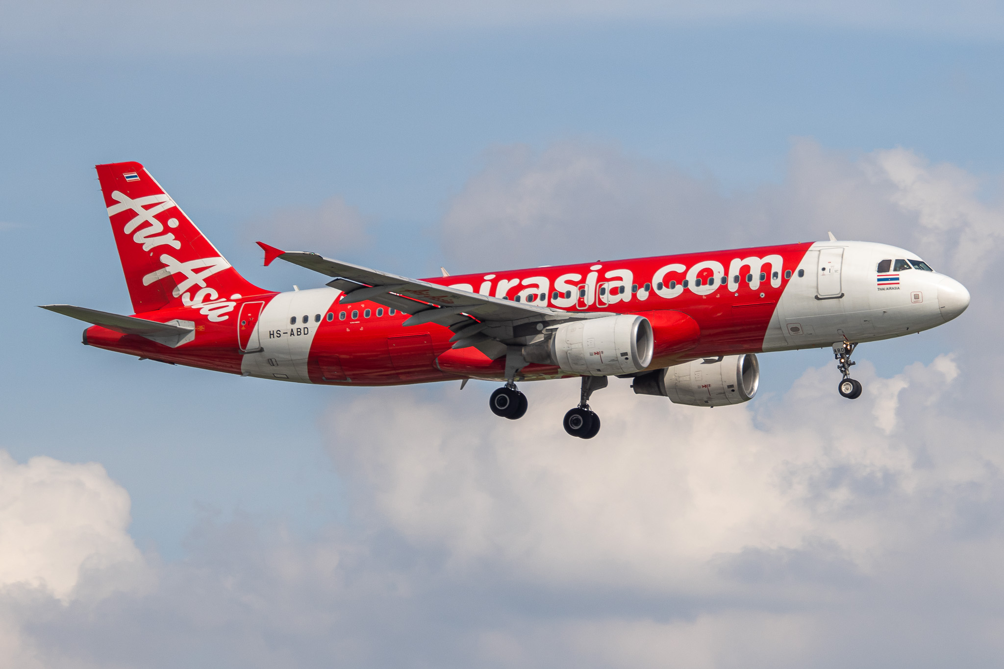 Full size: AirAsia Airbus A320 HS-ABD at Tan Son Nhat International Airport