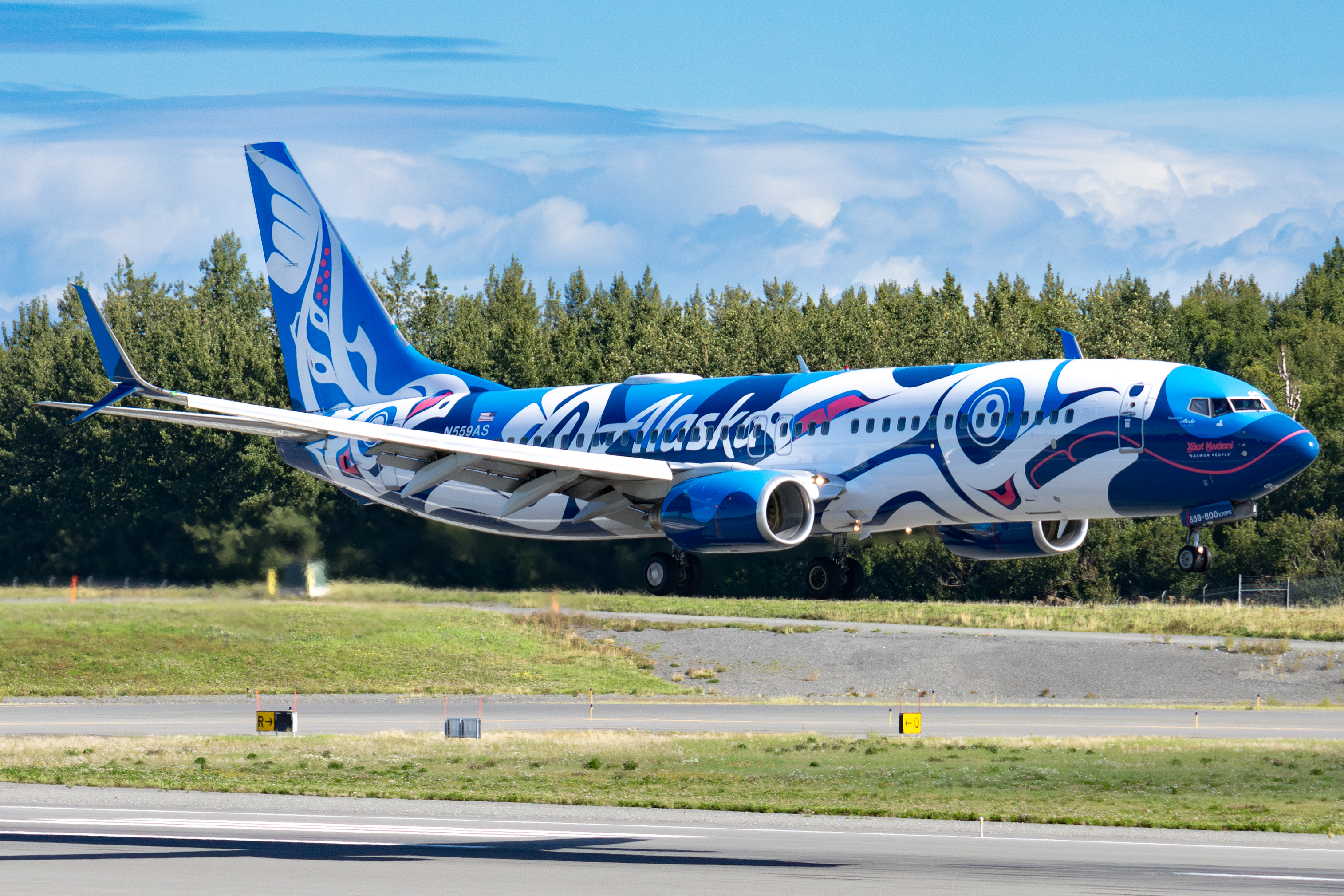 Full size: Alaska Airlines Boeing 737-800 N559AS at Anchorage Ted Stevens International Airport