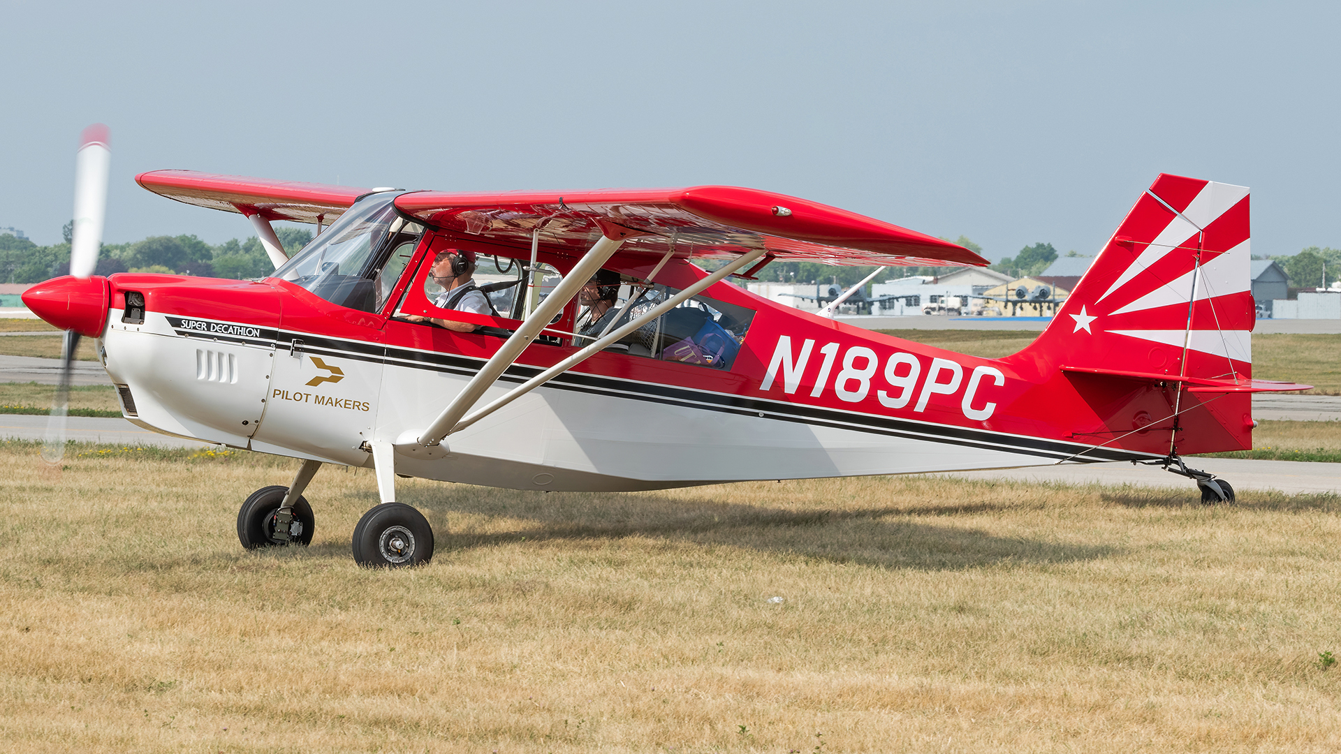 Full size: PRIVATE American Champion 8KCAB N189PC at Wittman Regional Airport