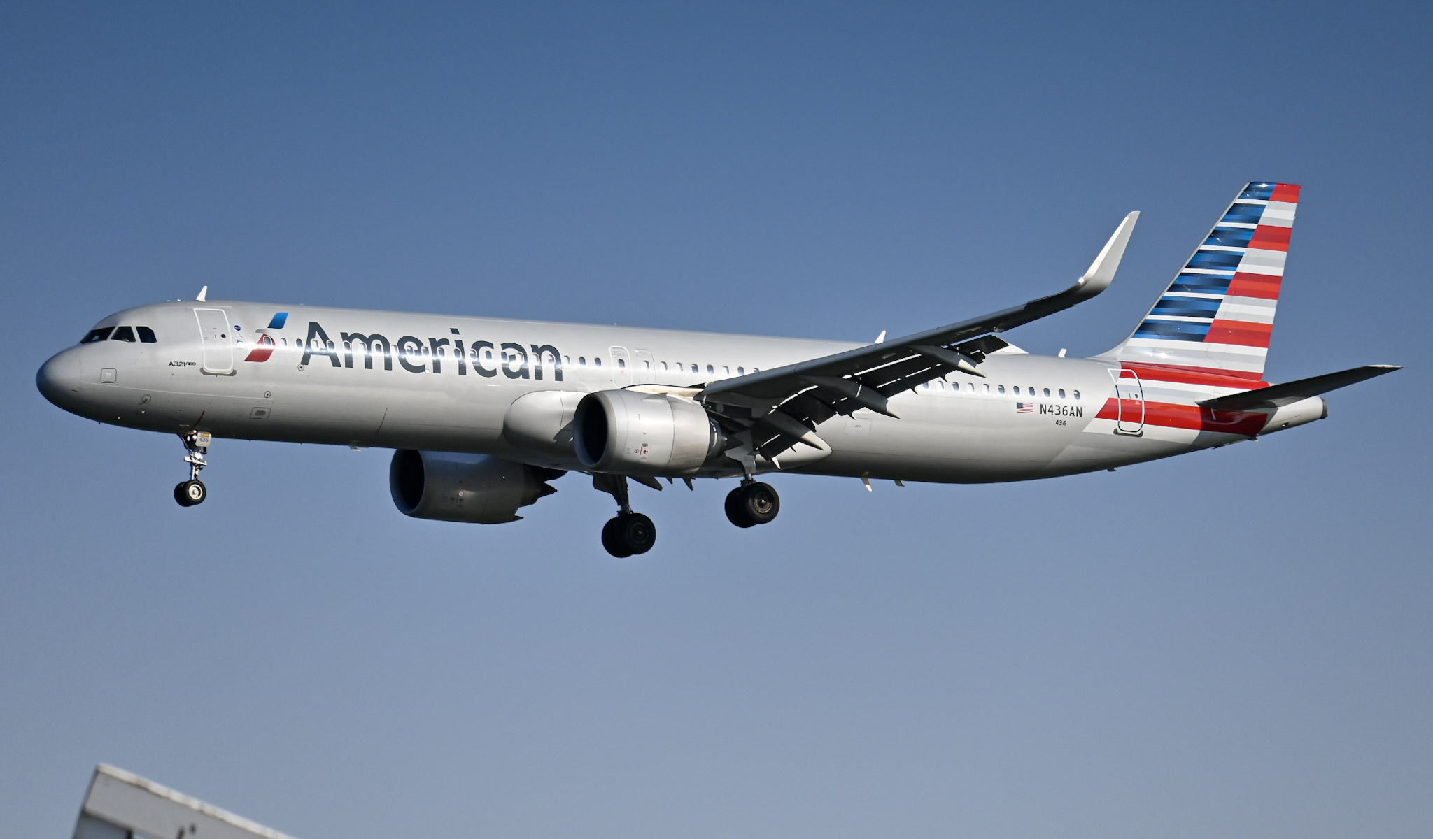 Full size: American Airlines Airbus A321NEO N436AN at Ronald Reagan National Airport