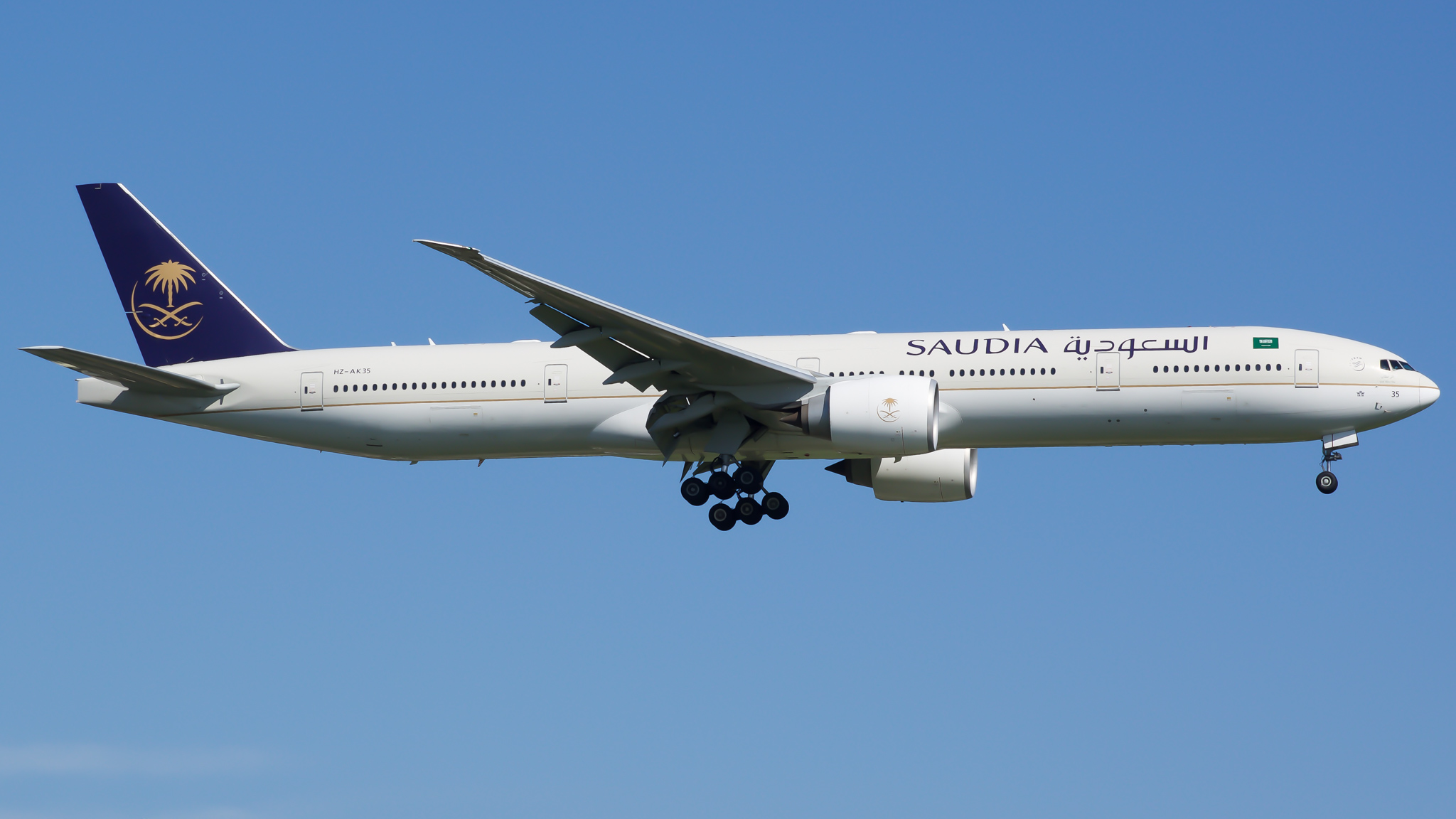 Full size: Saudia Boeing 777-300ER HZ-AK35 at John F. Kennedy International Airport