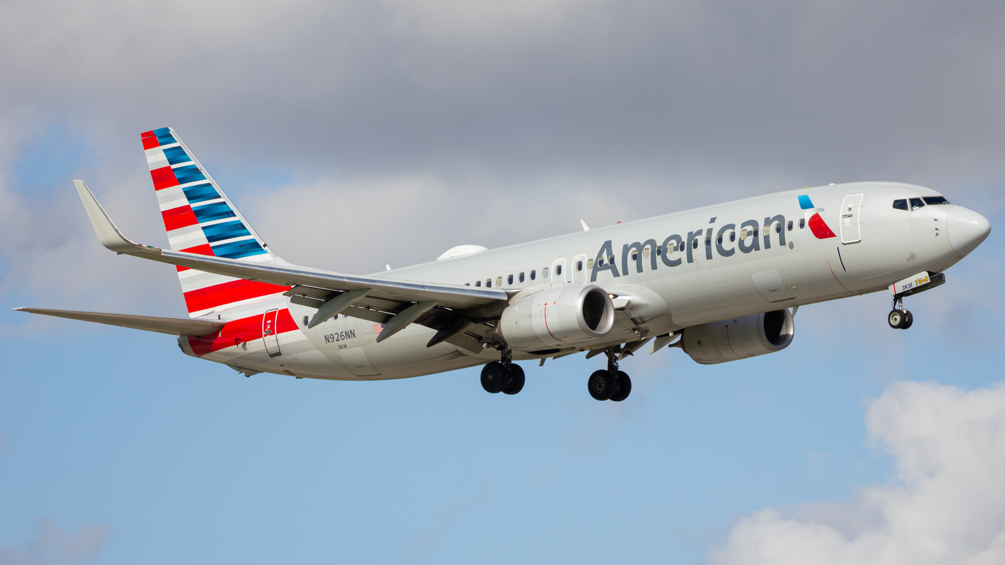 Full size: American Airlines Boeing 737-800 N926NN at Miami International Airport