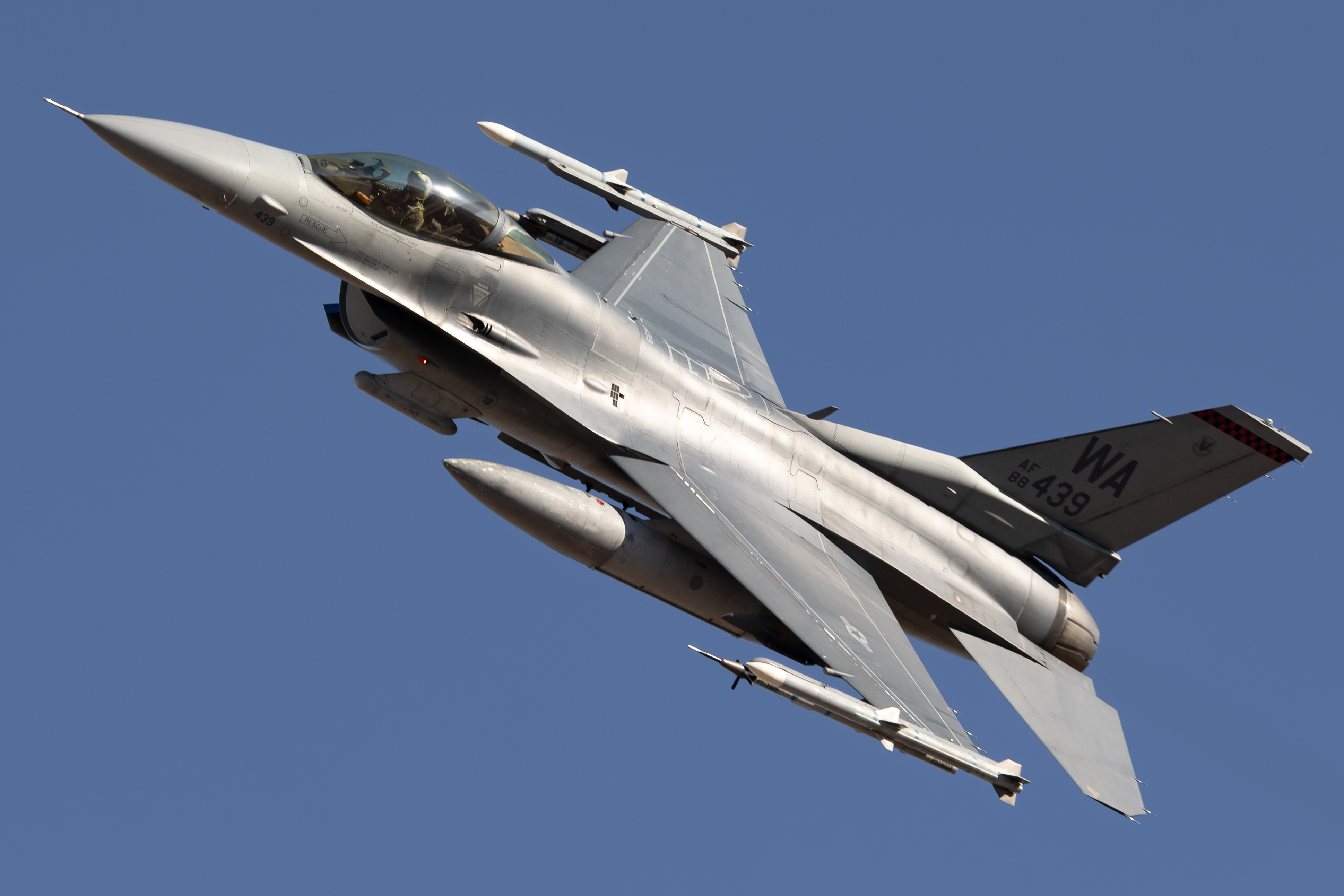 Full size: USAF - United States Air Force General Dynamics F-16 Fighting Falcon 88-0439 at Nellis Air Force Base