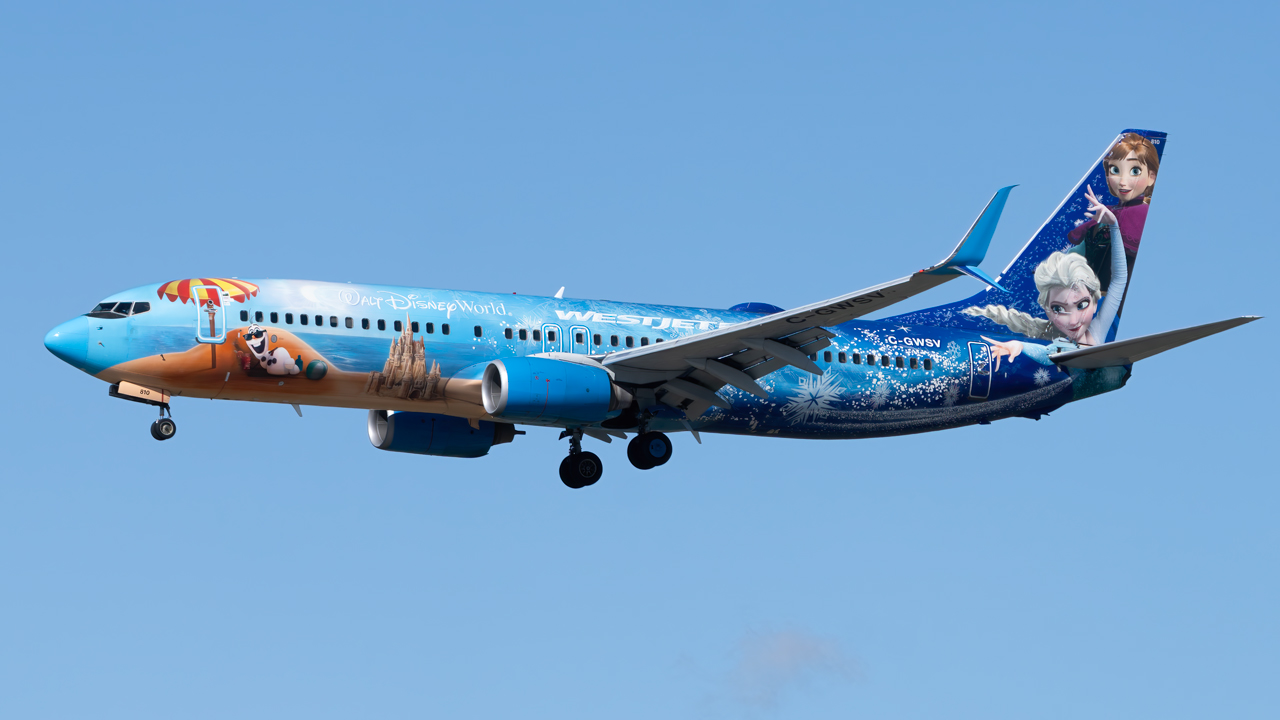 Full size: Westjet Boeing 737-800 C-GWSV at Vancouver International Airport