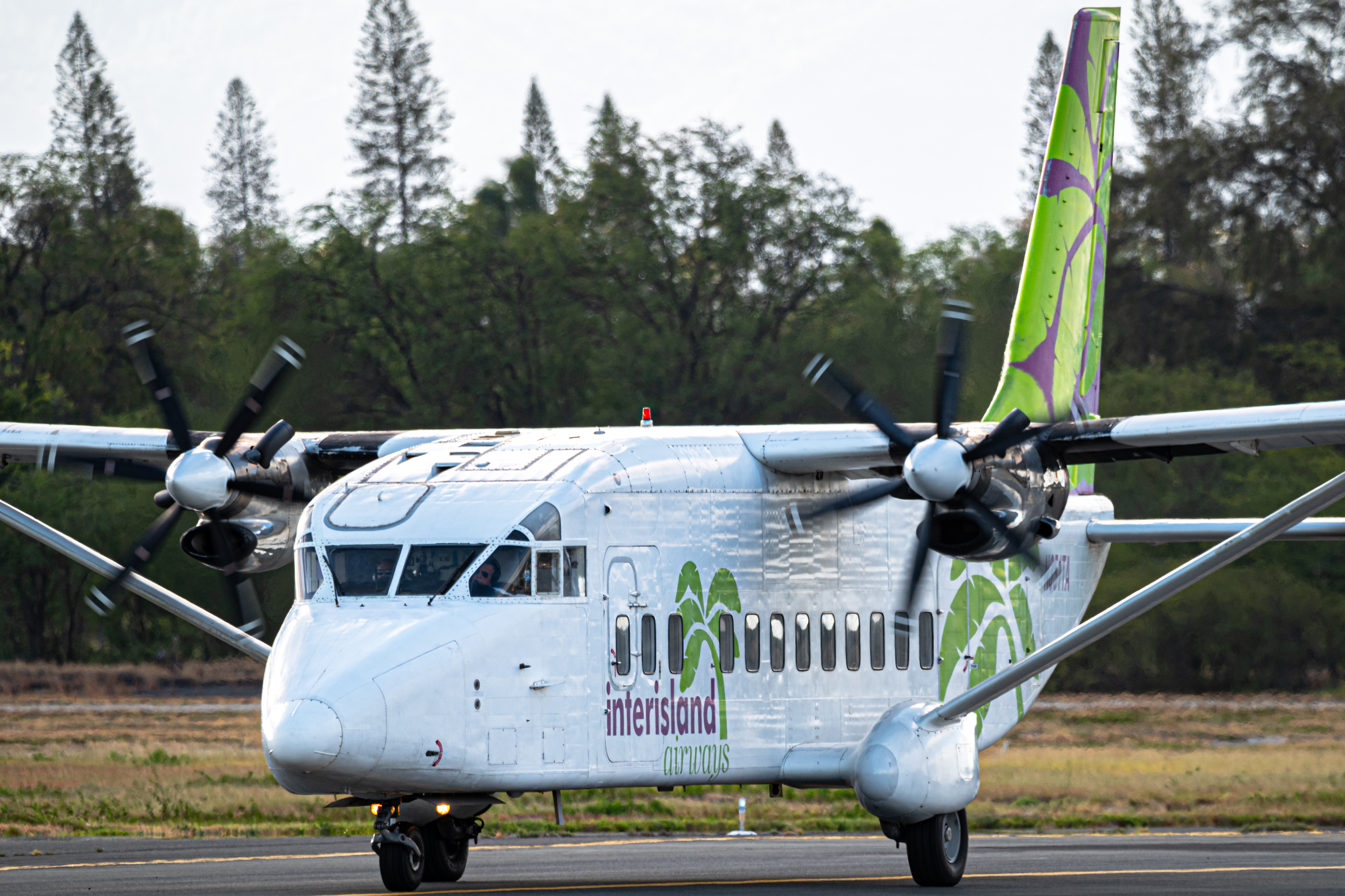 Full size: Interisland Airways Shorts SH-360 N351TA at Daniel K Inouye International Airport