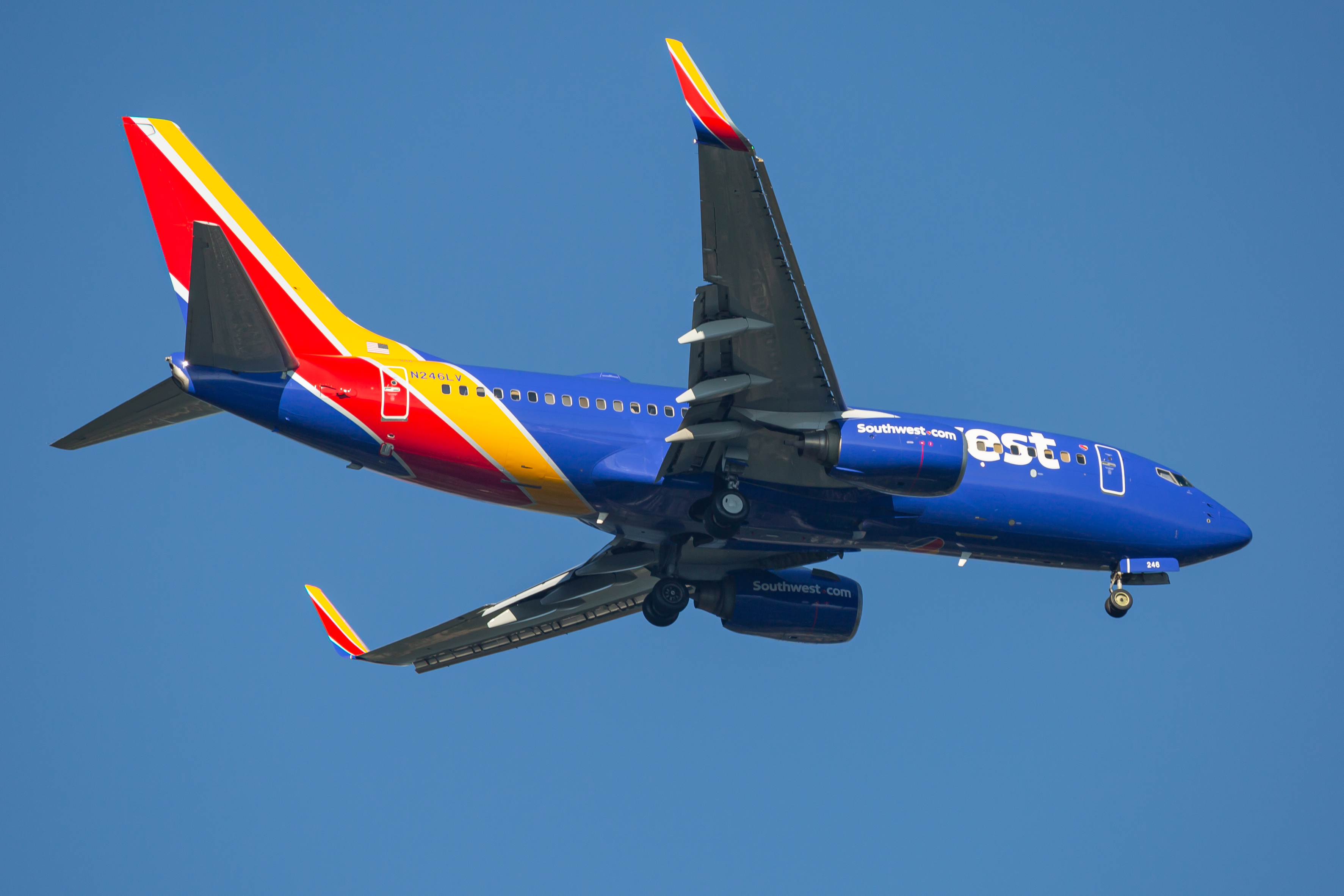 Full size: Southwest Airlines Boeing 737-700 N246LV at Baltimore/Washington International Thurgood Marshall Airport
