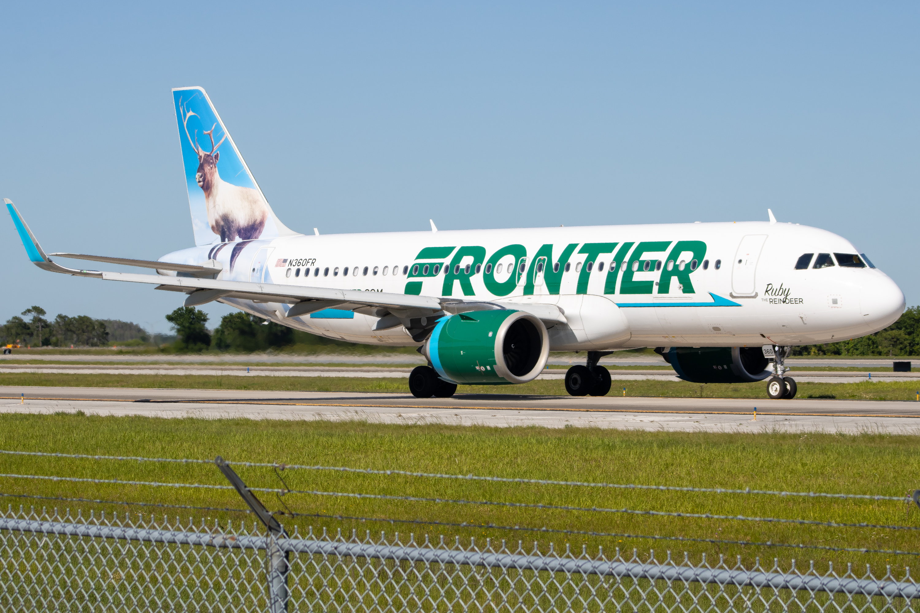 Full size: Frontier Airlines Airbus A320NEO N360FR at Orlando International Airport