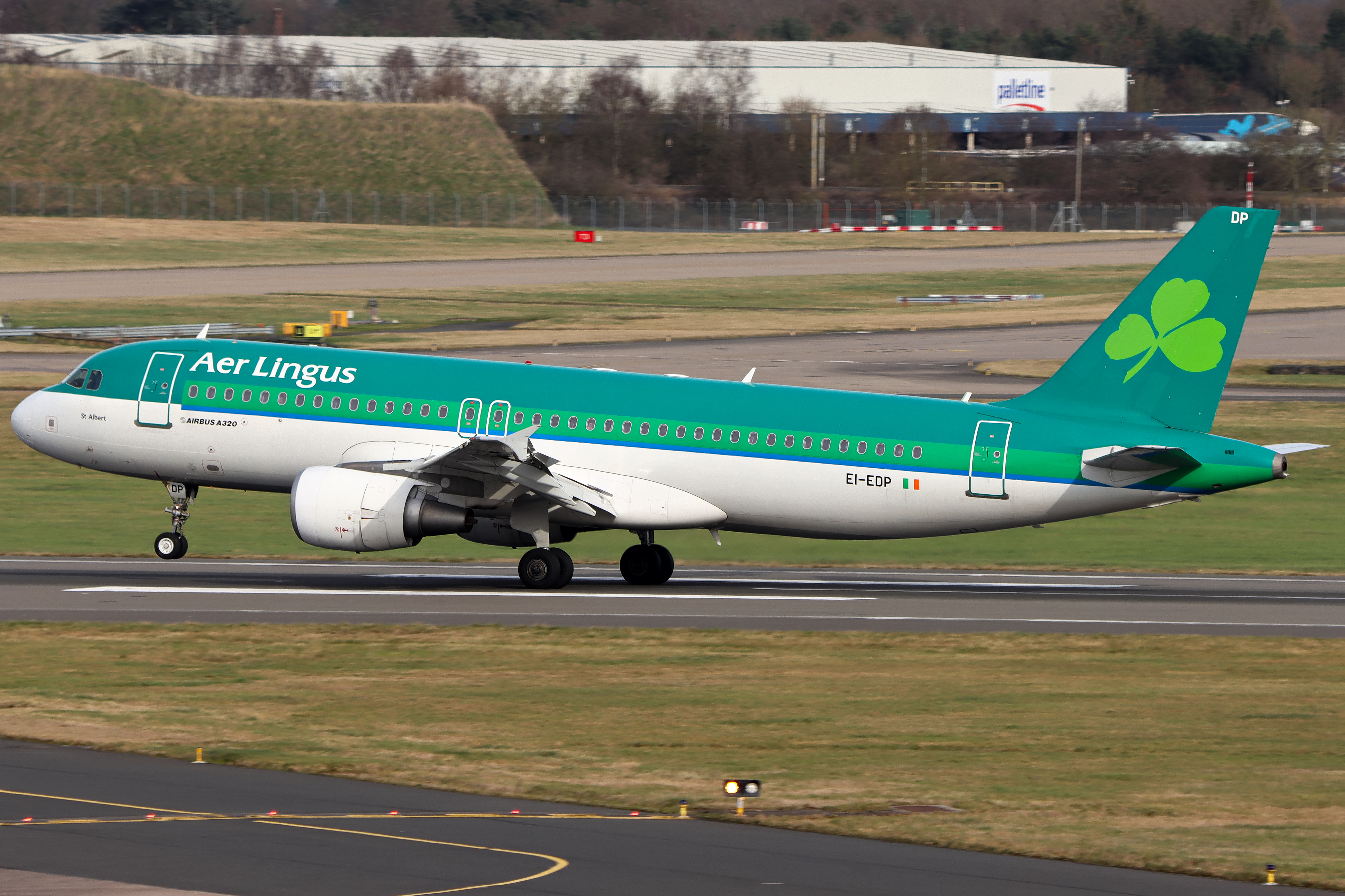 Full size: Aer Lingus Airbus A320 EI-EDP at Birmingham Airport
