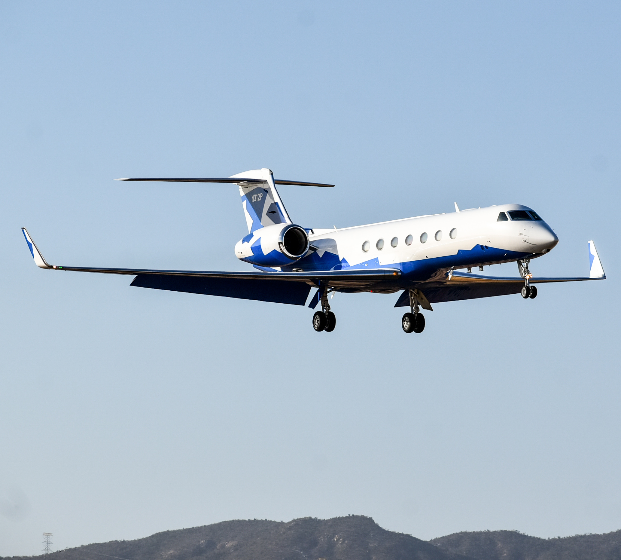 Full size: Pritzker Organization Gulfstream G550 N312P at Aeropuerto de Cabo San Lucas Internacional
