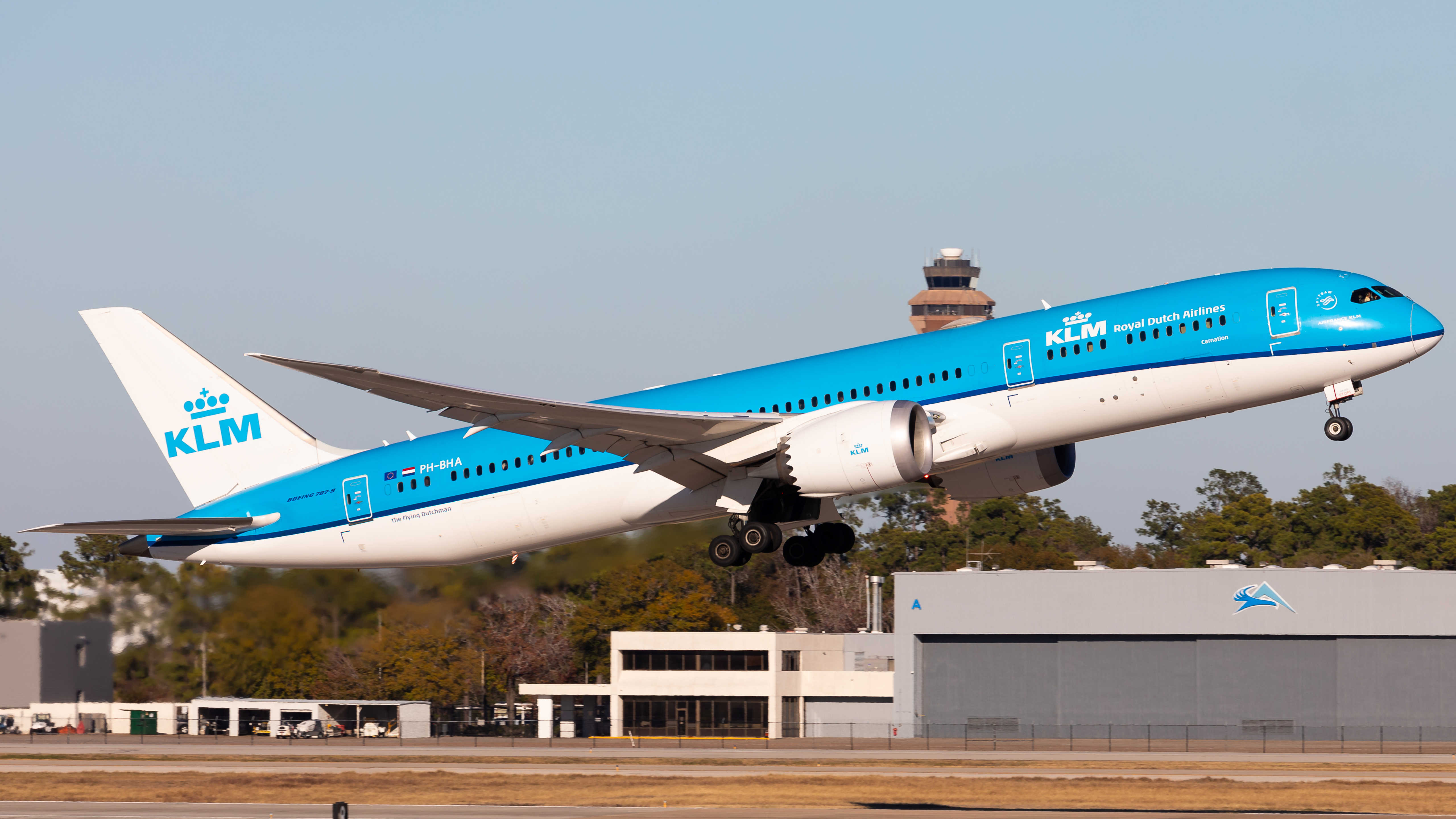 Full size: KLM Boeing 787-9 PH-BHA at Houston-George Bush Intercontinental Airport