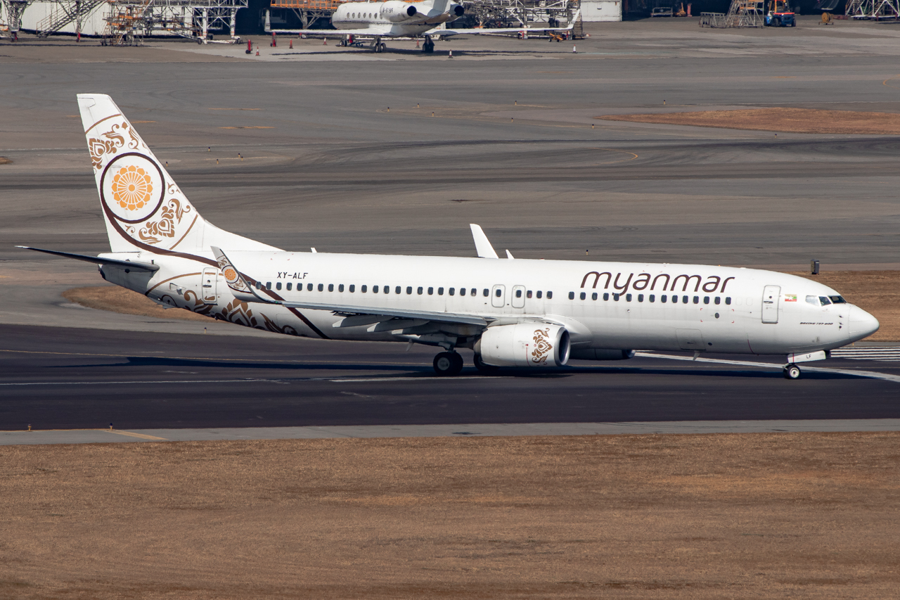 Full size: Myanmar National Airlines Boeing 737-800 XY-ALF at Hong Kong International Airport