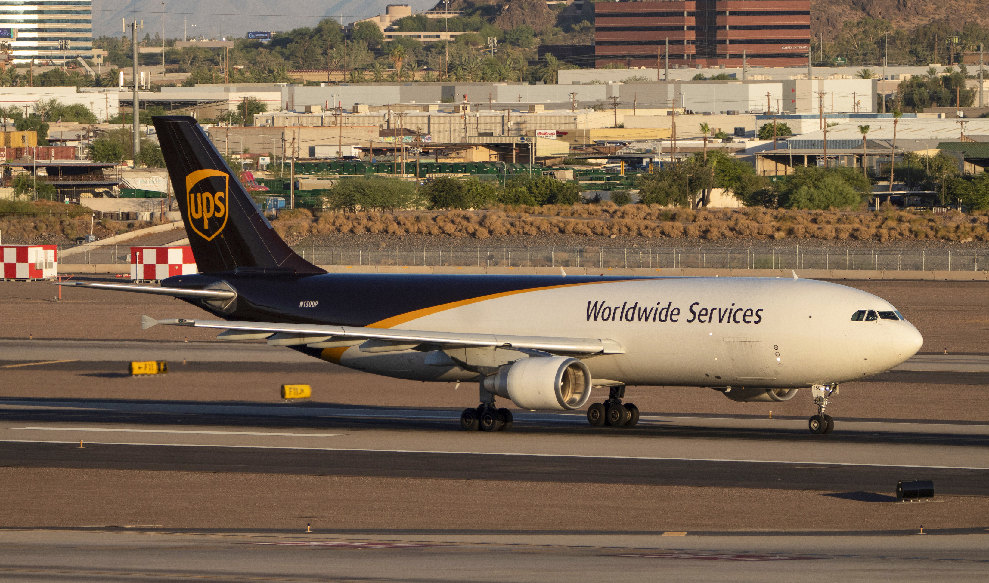Full size: United Parcel Service Airbus A300F-600 N150UP at Phoenix Sky Harbor International Airport
