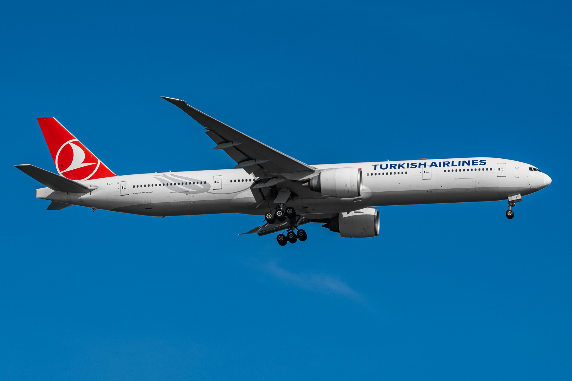 Full size: Turkish Airlines Boeing 777-300ER TC-JJG at Singapore-Changi Airport