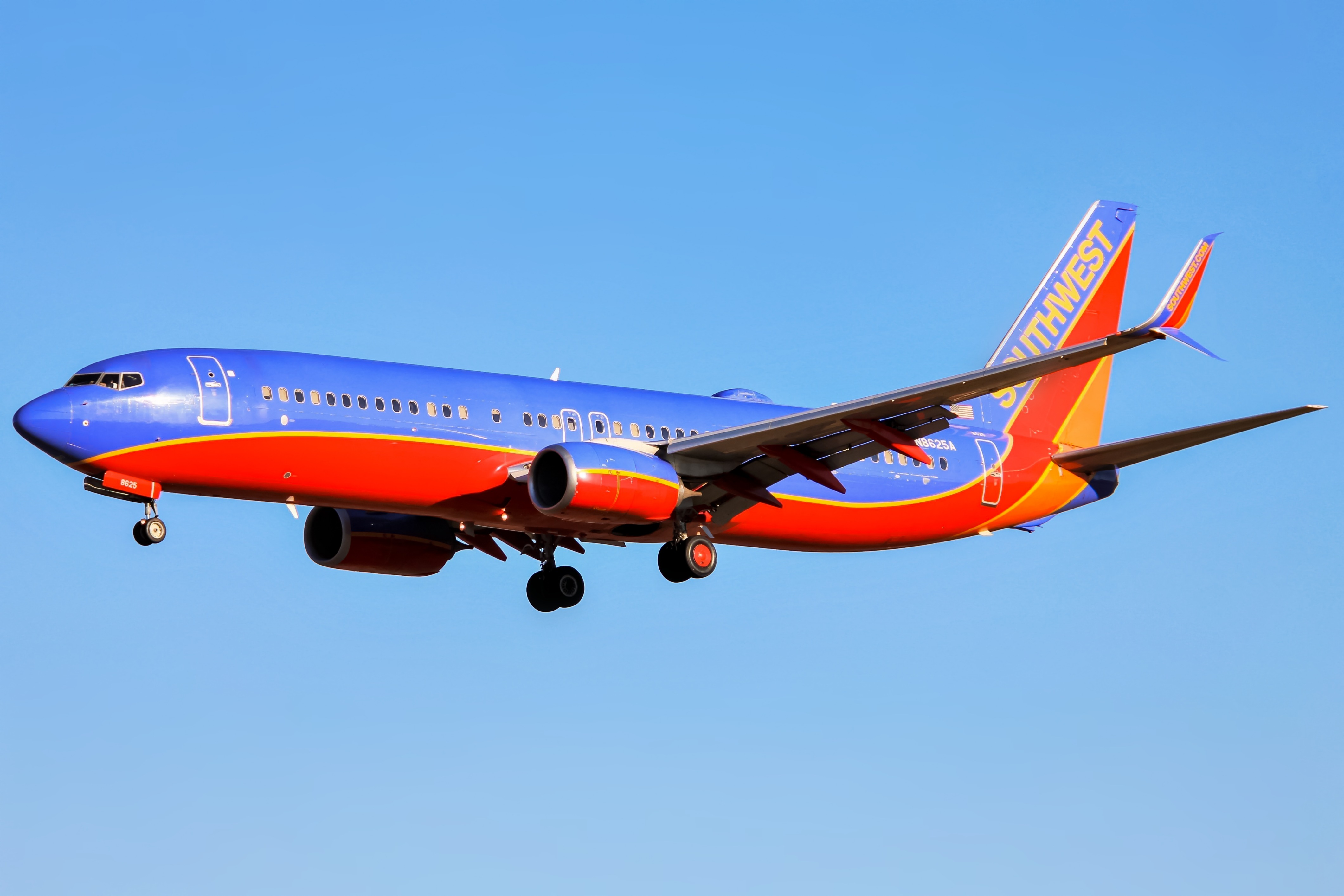 Full size: Southwest Airlines Boeing 737-800 N8625A at Baltimore/Washington International Thurgood Marshall Airport