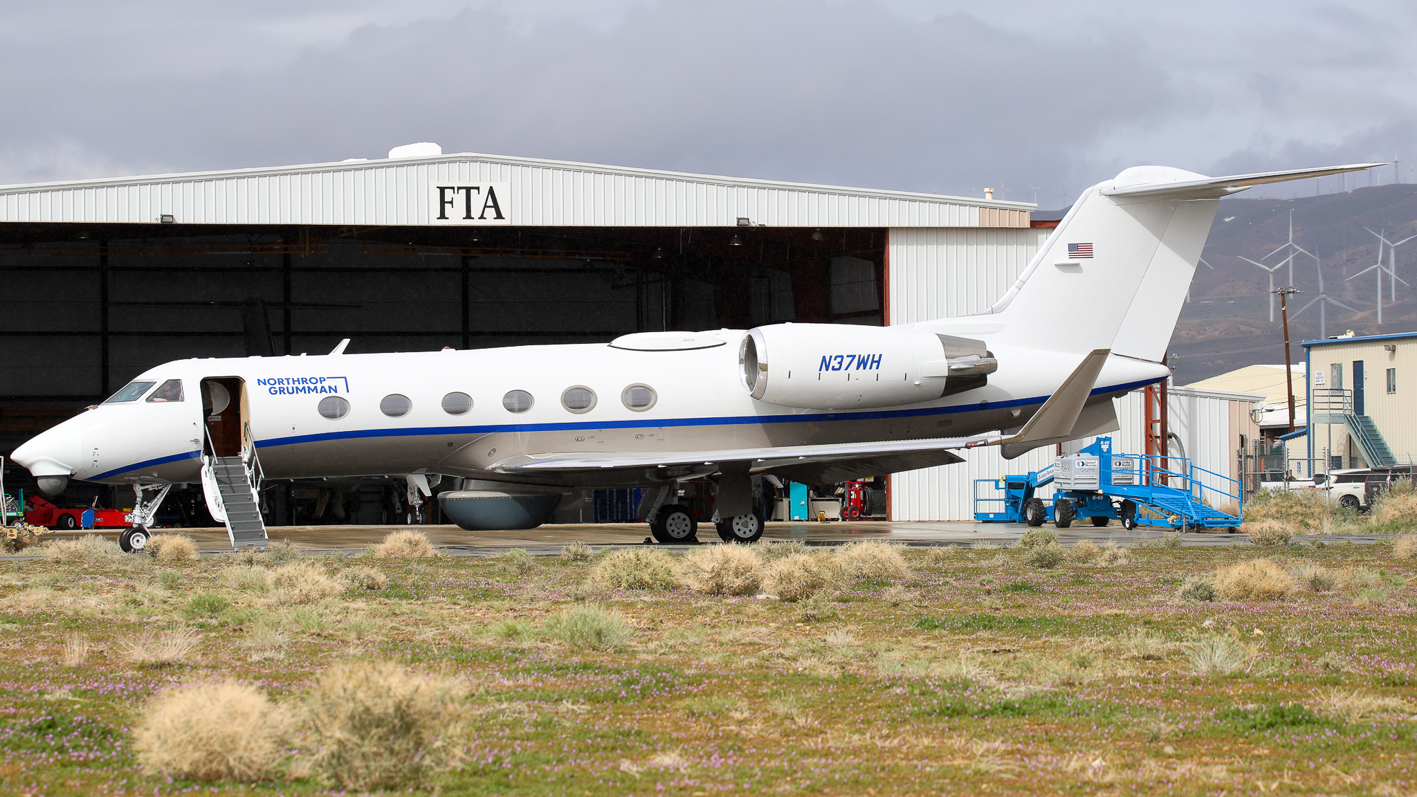 Full size: Northrop Grumman Gulfstream IV N37WH at Mojave Air and Space Port