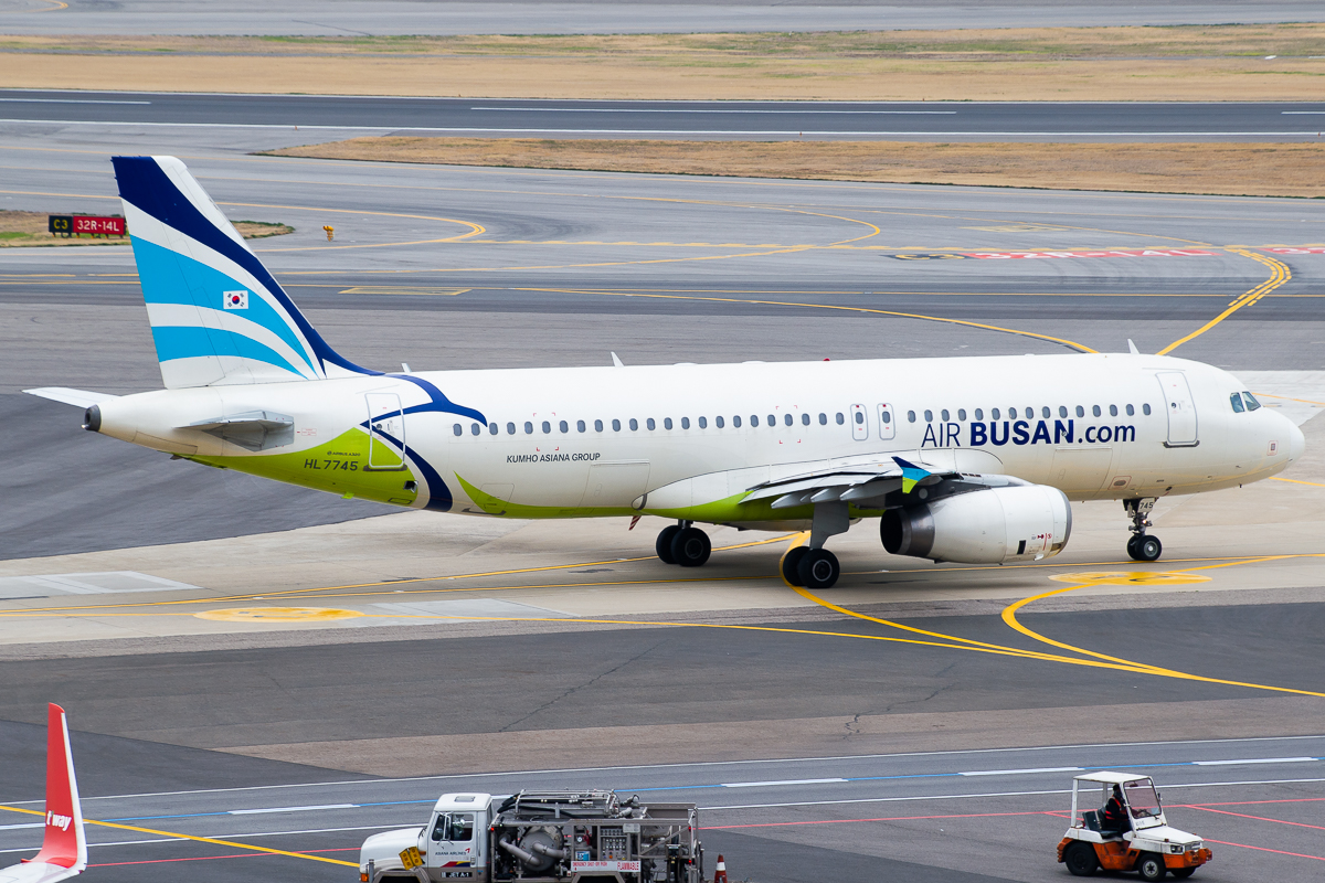 Full size: Air Busan Airbus A320 HL7745 at Seoul-Gimpo International Airport