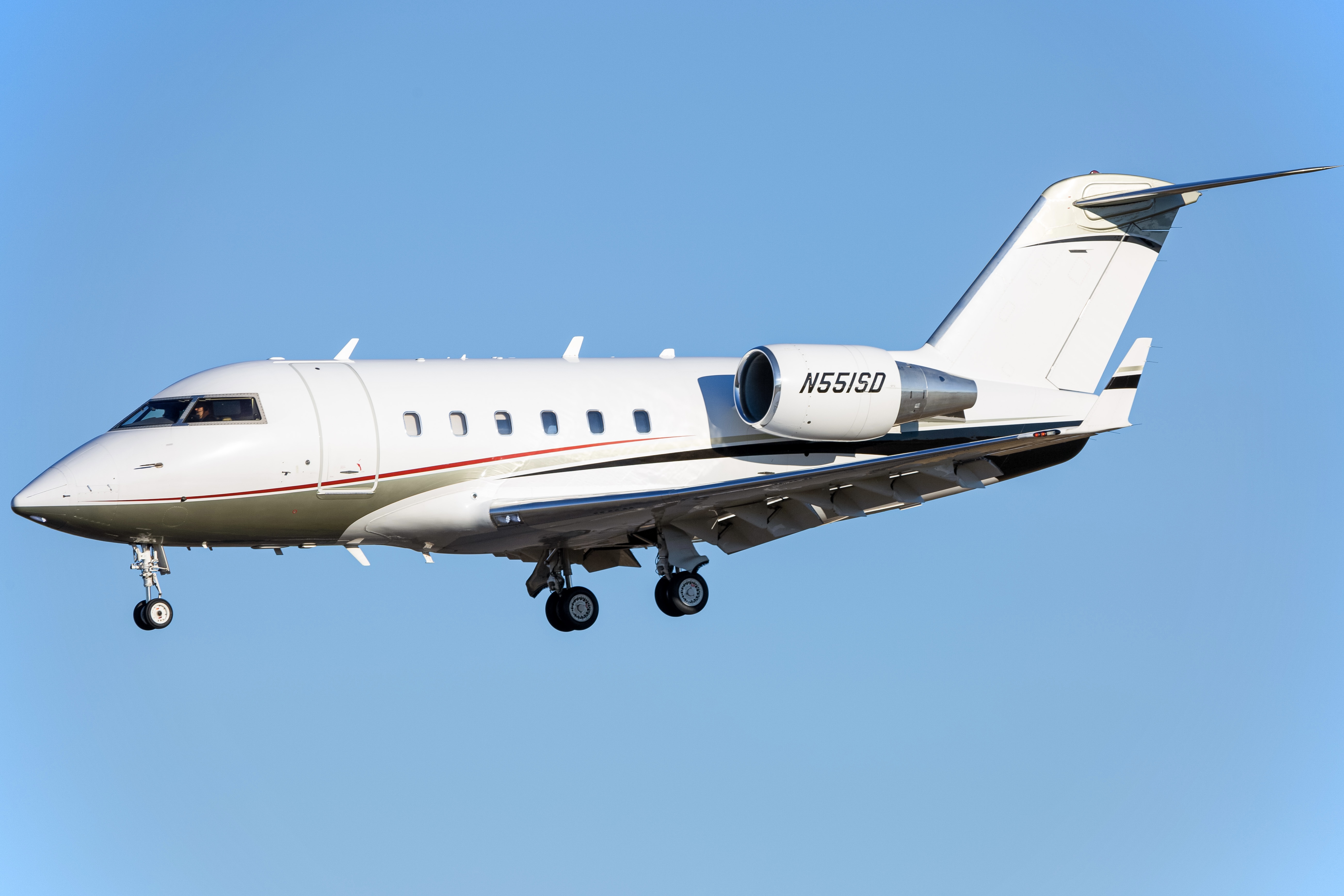 Full size: PRIVATE Bombardier Challenger 601 N551SD at Baltimore/Washington International Thurgood Marshall Airport