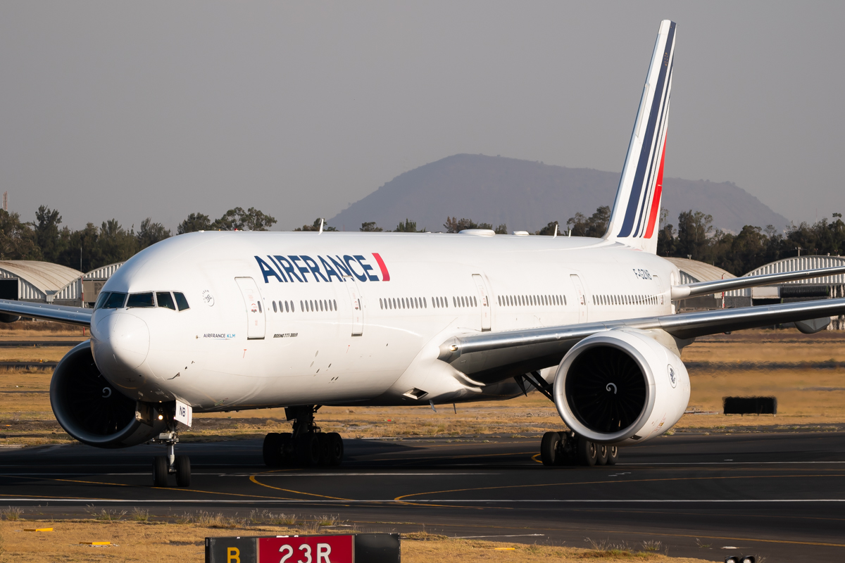 Full size: Air France Boeing 777-300ER F-GZNB at Mexico City International Airport