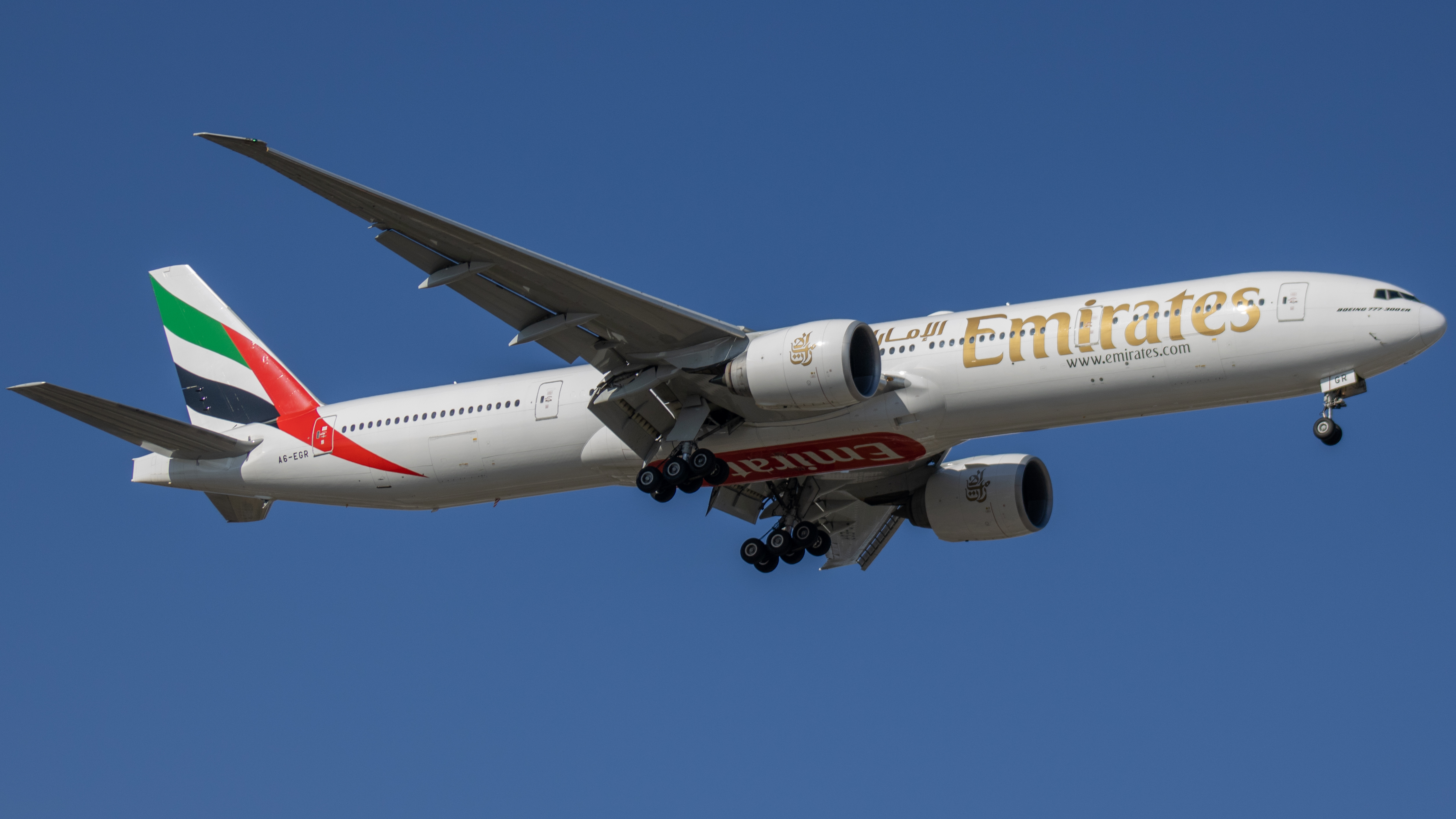 Full size: Emirates Boeing 777-300ER A6-EGR at Houston-George Bush Intercontinental Airport