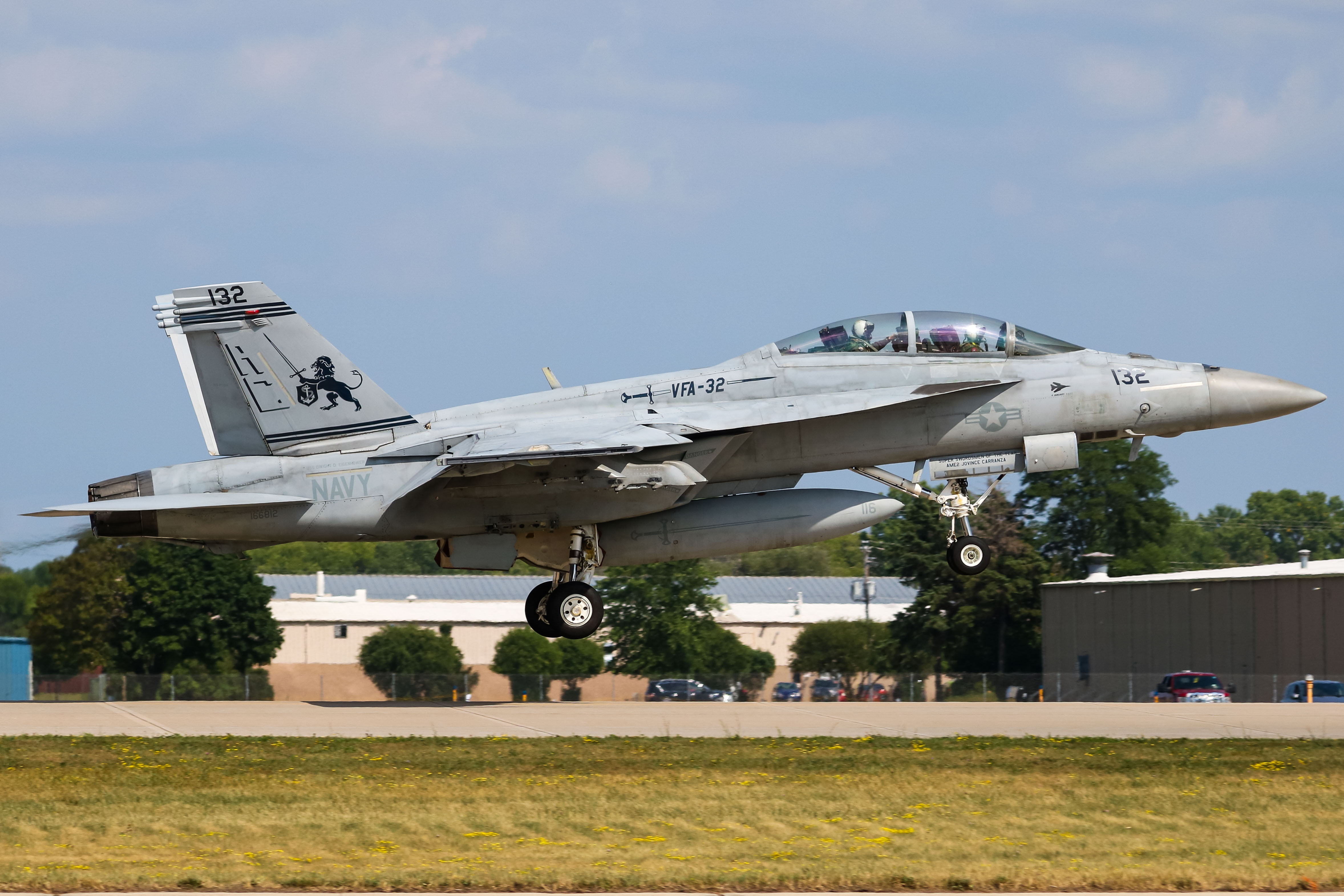 Full size: USN - United States Navy Boeing F/A-18E/F Super Hornet 166812 at Wittman Regional Airport