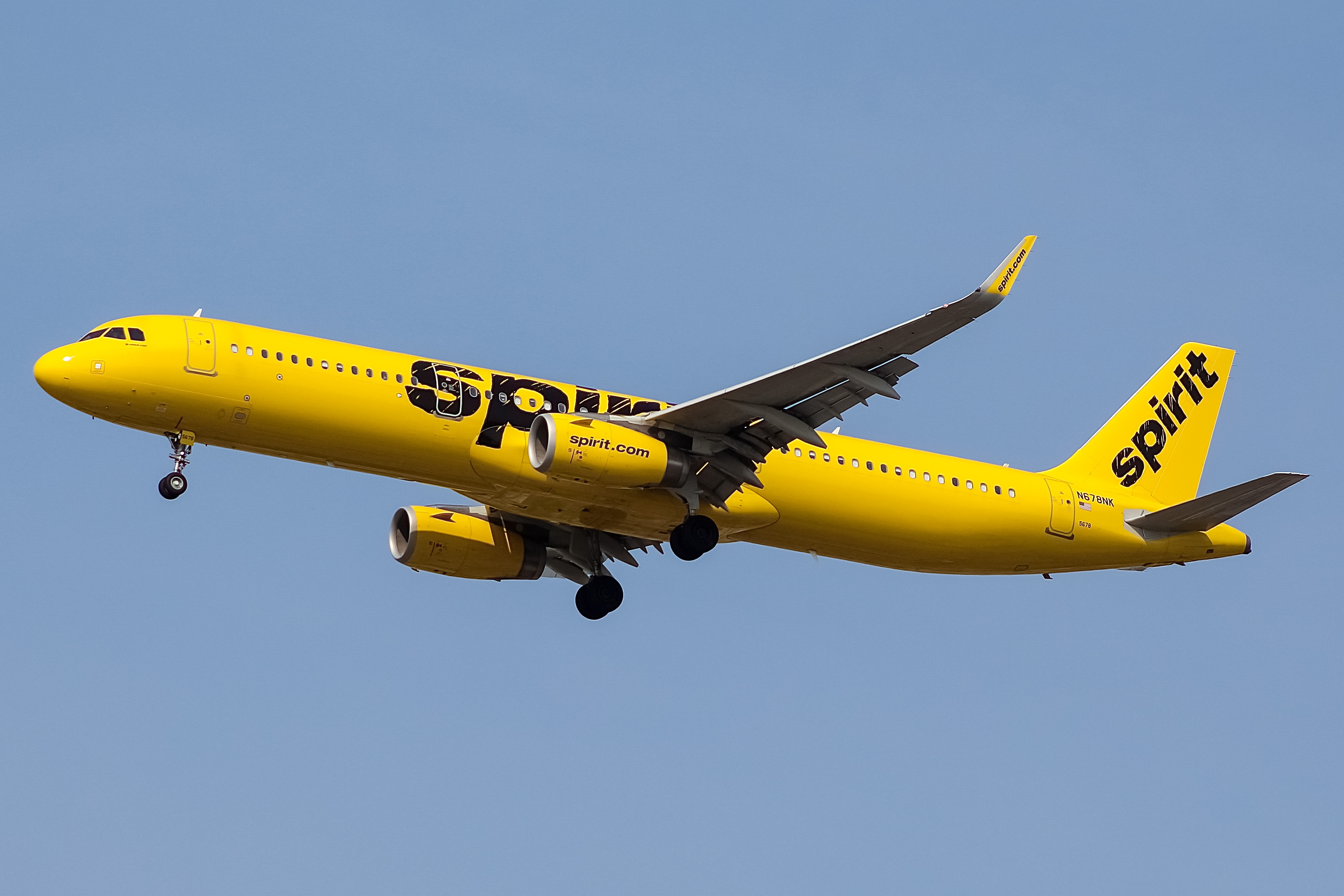 Full size: Spirit Airlines Airbus A321-200 N678NK at Chicago O'Hare International Airport