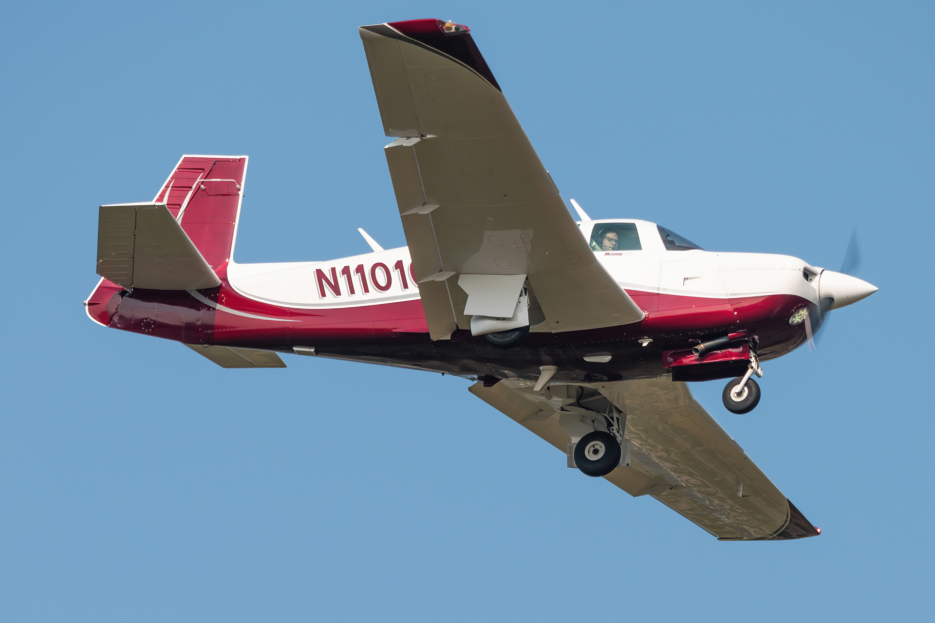 Full size: PRIVATE Mooney M20 N1101G at Washington Dulles International Airport