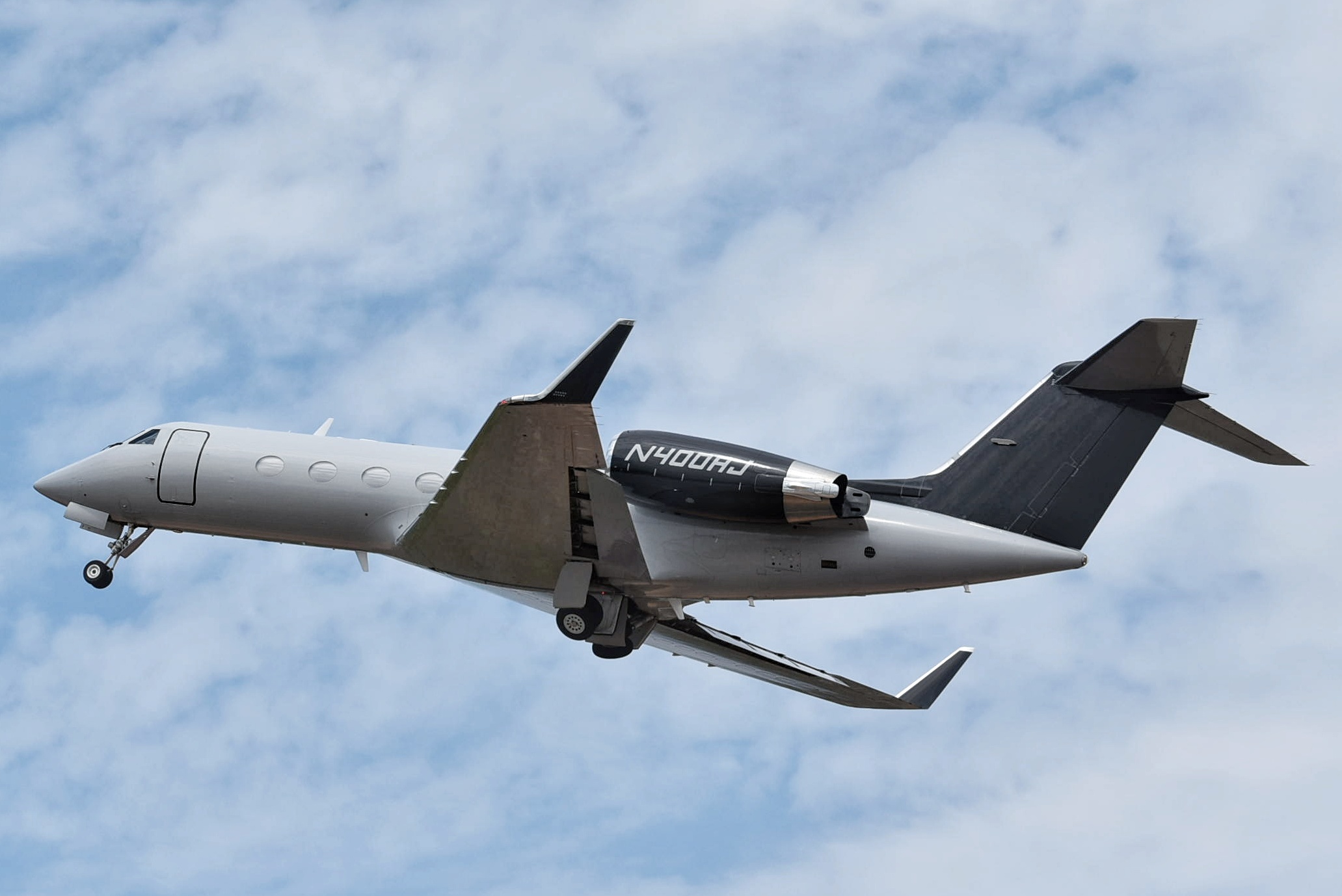 Full size: Bigboy Investment Partnership LLC Gulfstream IV N400AJ at Aeropuerto de Cabo San Lucas Internacional