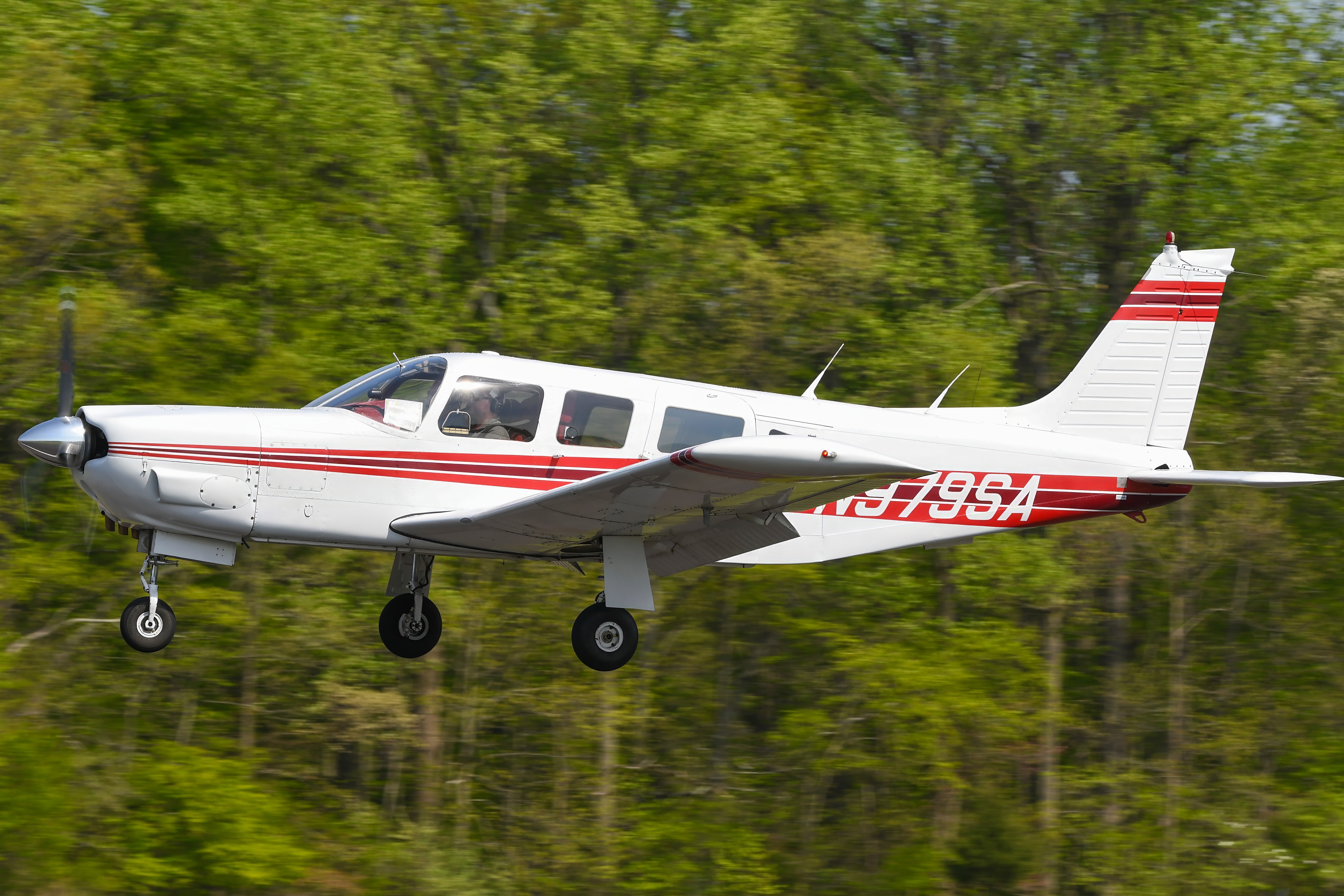 Full size: PRIVATE Piper PA-32 N979SA at Flying W Airport