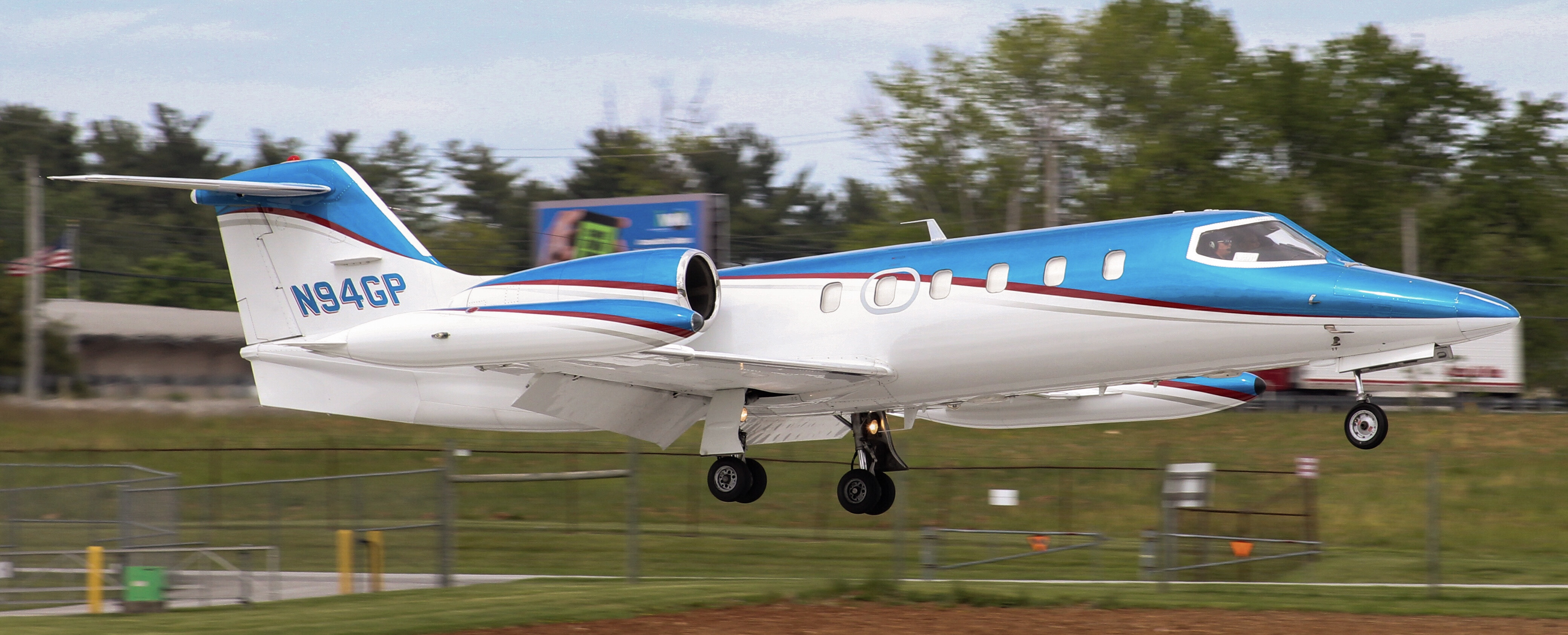 Full size: PRIVATE Learjet 35 N94GP  at York Airport