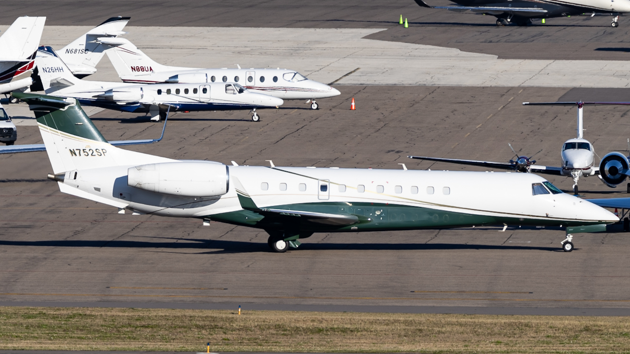 Full size: PRIVATE Embraer Legacy 600 N752SP at Tampa International Airport