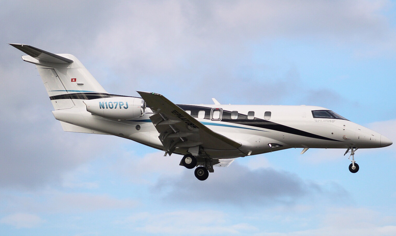 Full size: PRIVATE Pilatus PC-24 N108PJ at York Airport