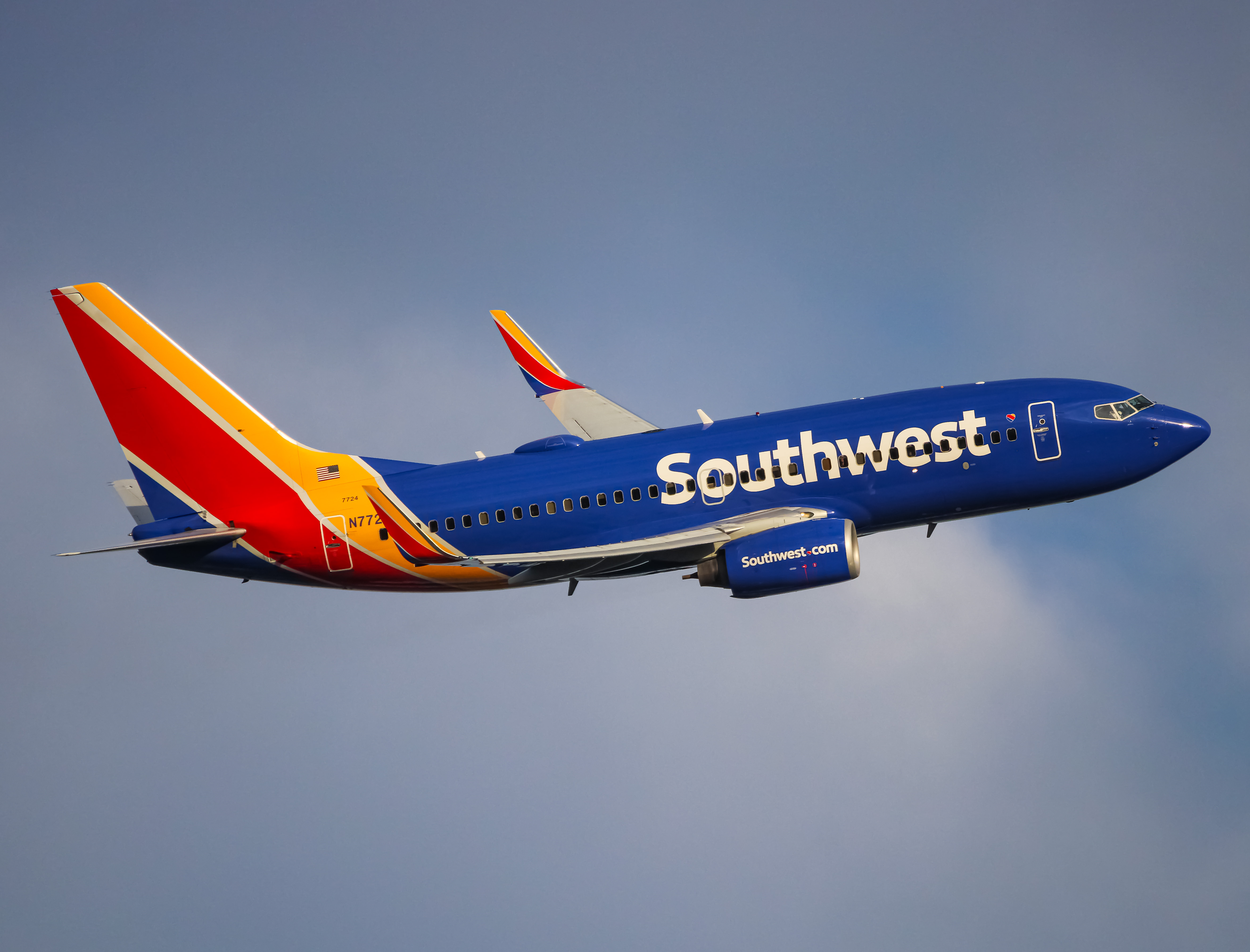 Full size: Southwest Airlines Boeing 737-700 N7724A at Baltimore/Washington International Thurgood Marshall Airport