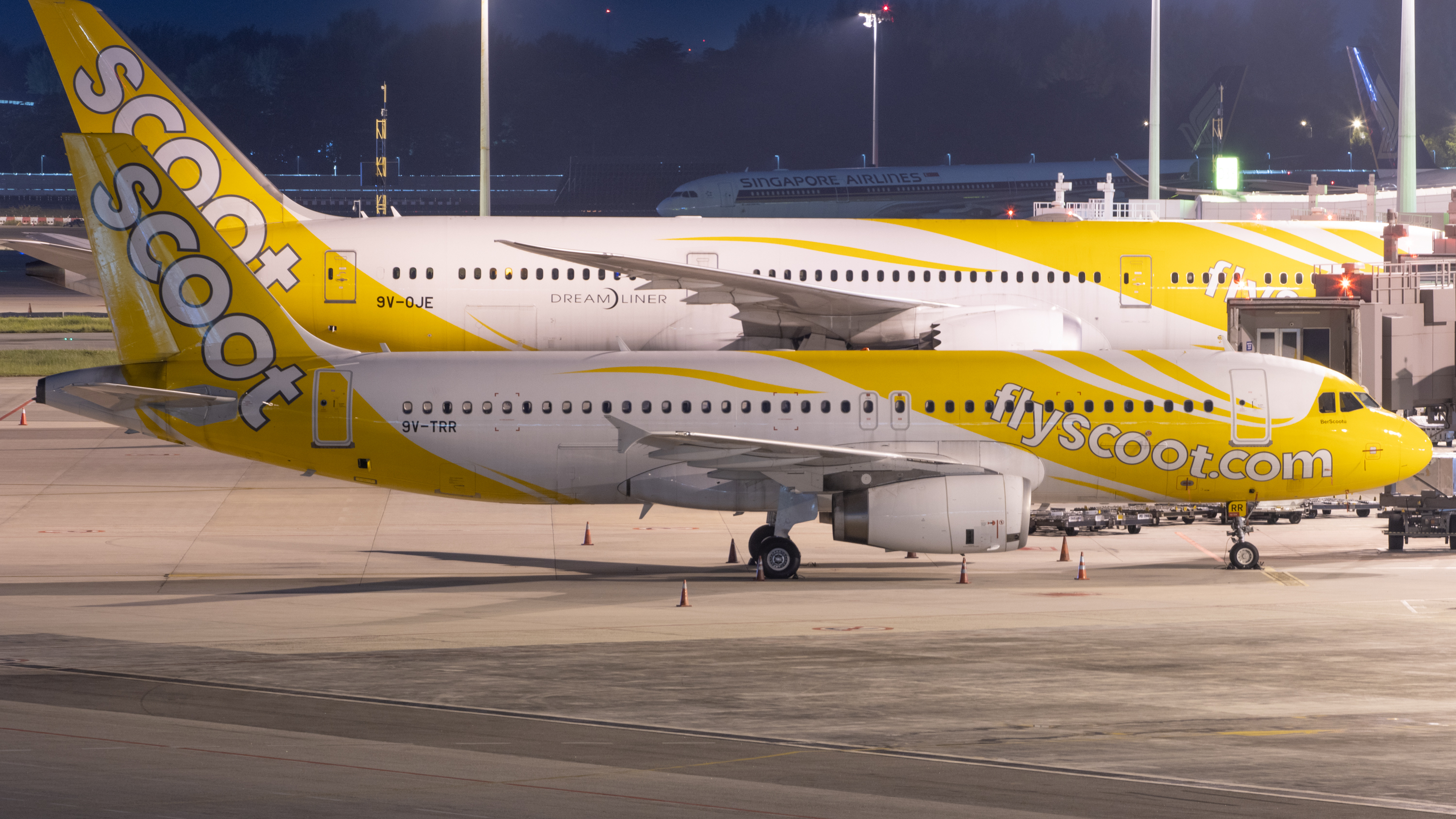 Full size: Scoot Airbus A320-200 9iV-TRR at Singapore-Changi Airport