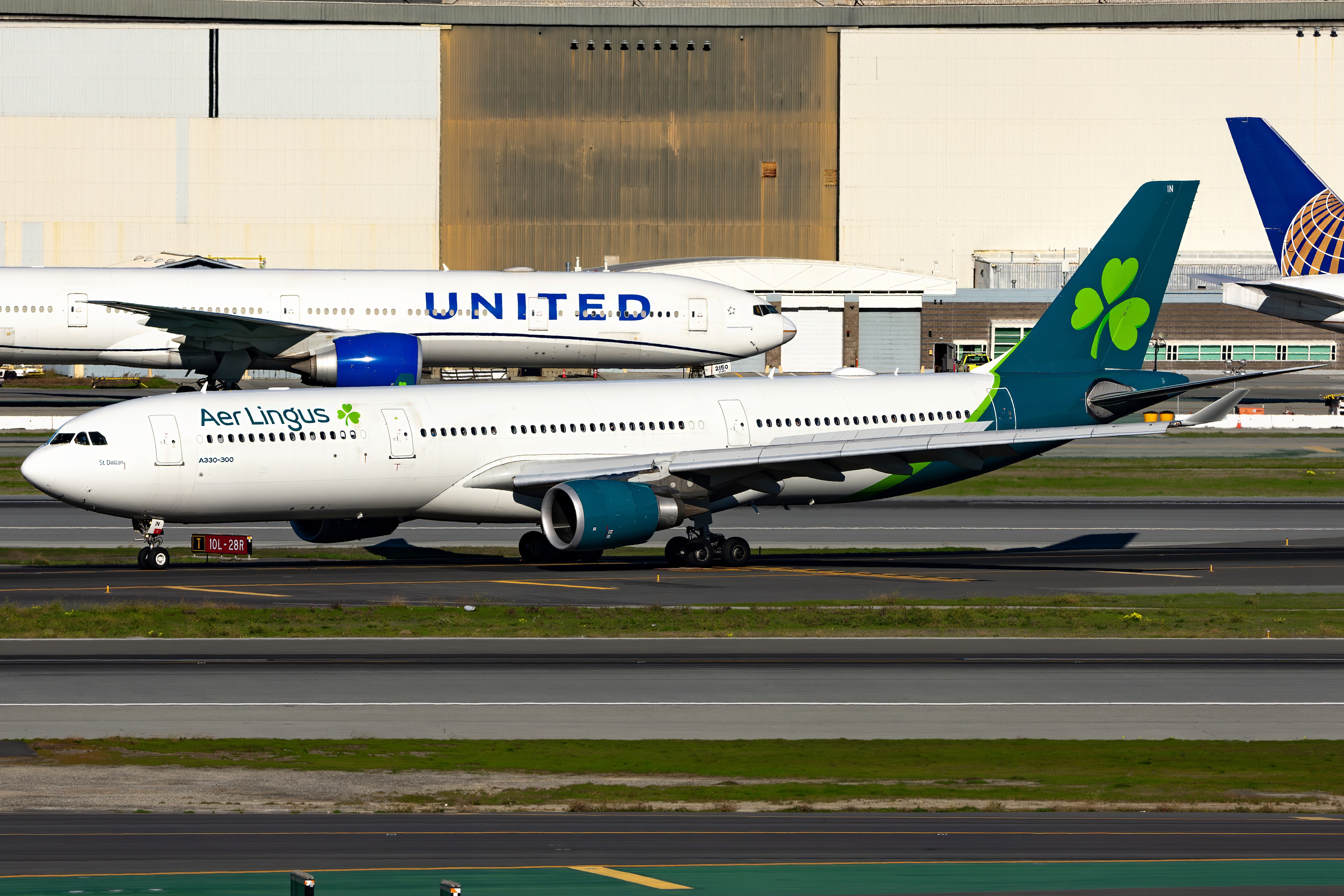 Full size: Aer Lingus Airbus A330-300 EI-EIN at San Francisco International Airport