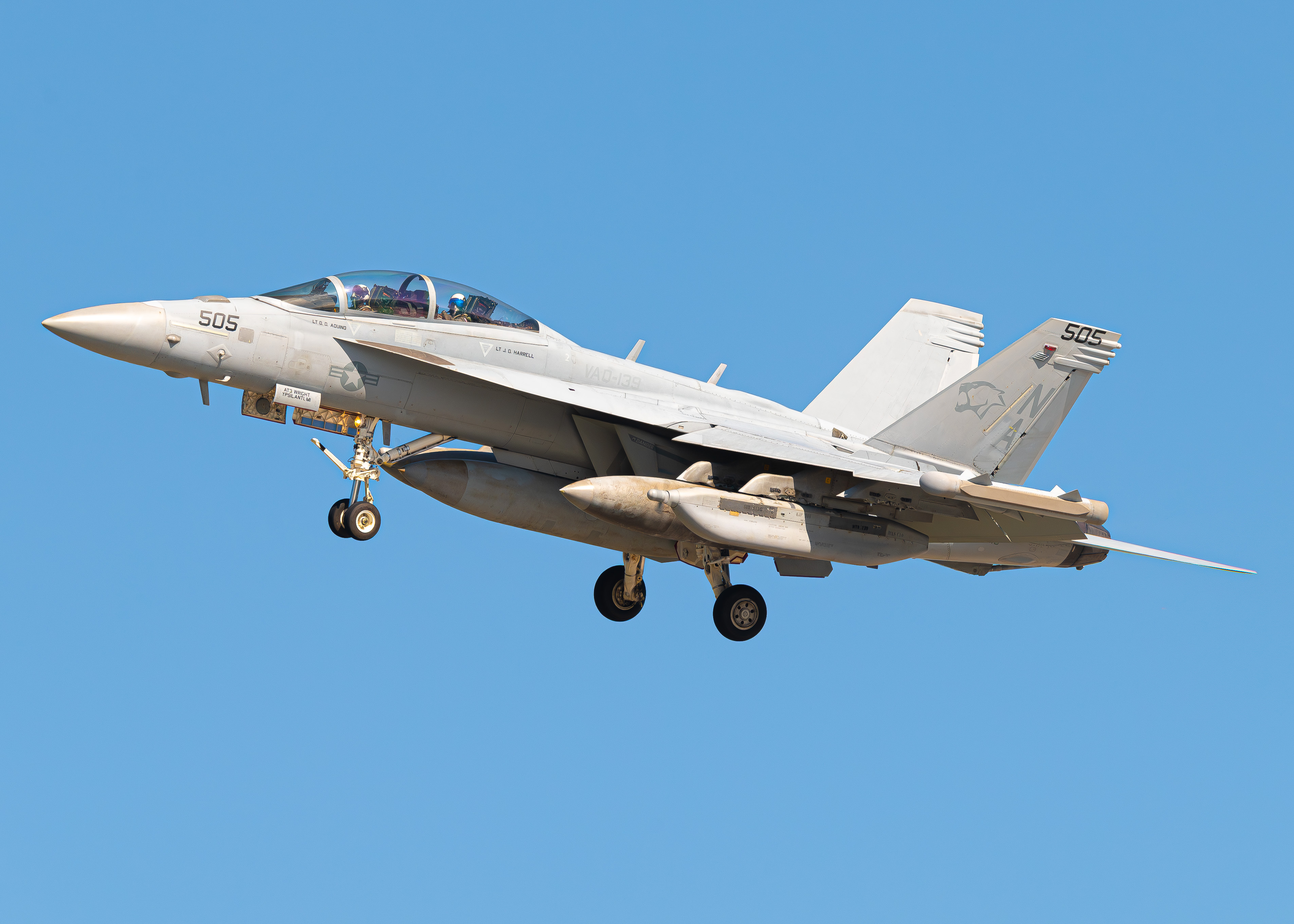 Full size: USN - United States Navy Boeing EA-18G Growler 169140 at North Island NAS