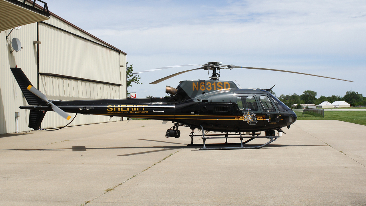 Full size: Oakland County Sheriff  Airbus Helicopters H125 N631SD at Ann Arbor Municipal Airport