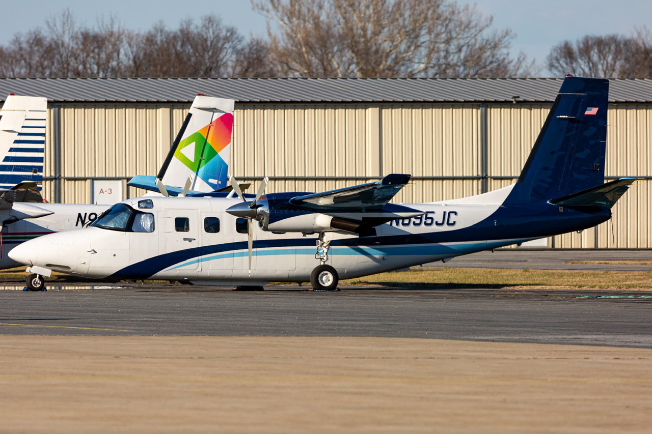 Full size: PRIVATE Rockwell 695A Jetprop Commander N695JC at Frederick Municipal Airport