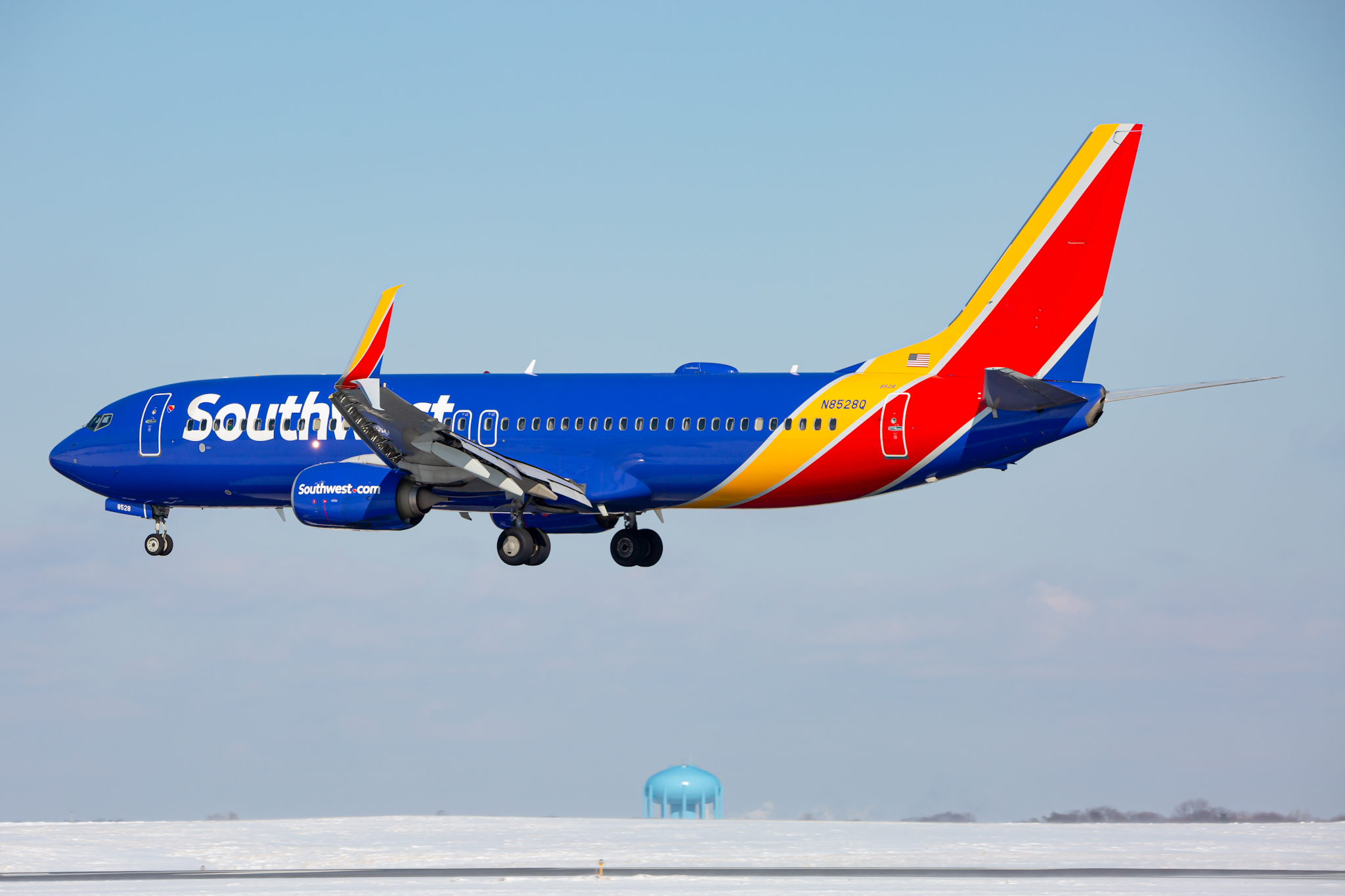 Full size: Southwest Airlines Boeing 737-800 N8528Q at Baltimore/Washington International Thurgood Marshall Airport