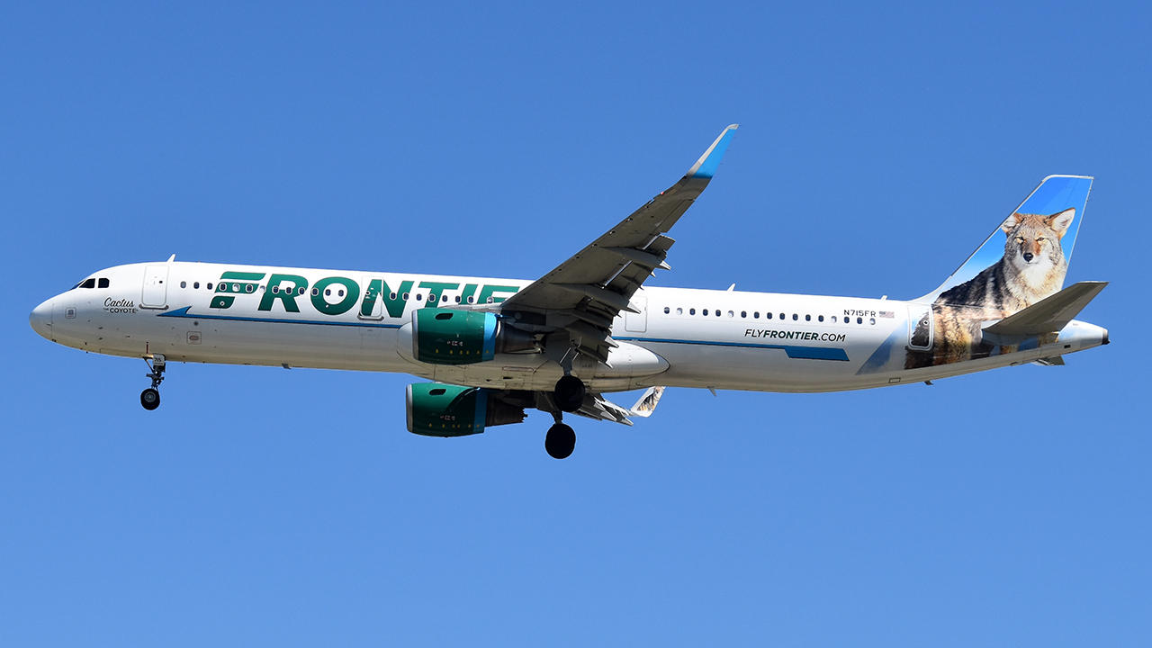 Full size: Frontier Airlines Airbus A321-200 N715FR at Detroit Metro Wayne County Airport