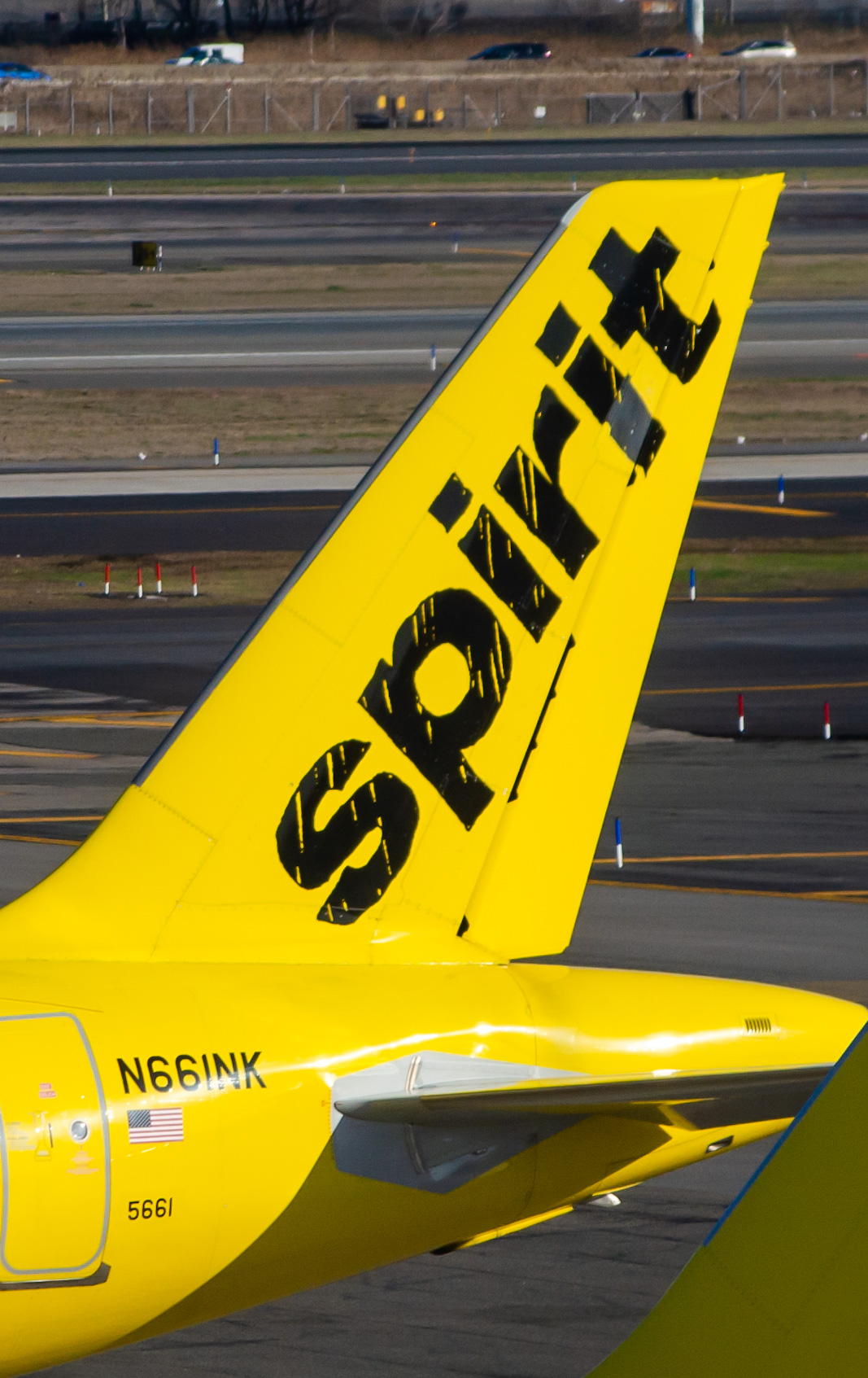 Full size: Spirit Airlines Airbus A321-200 N661NK at Newark Liberty International Airport